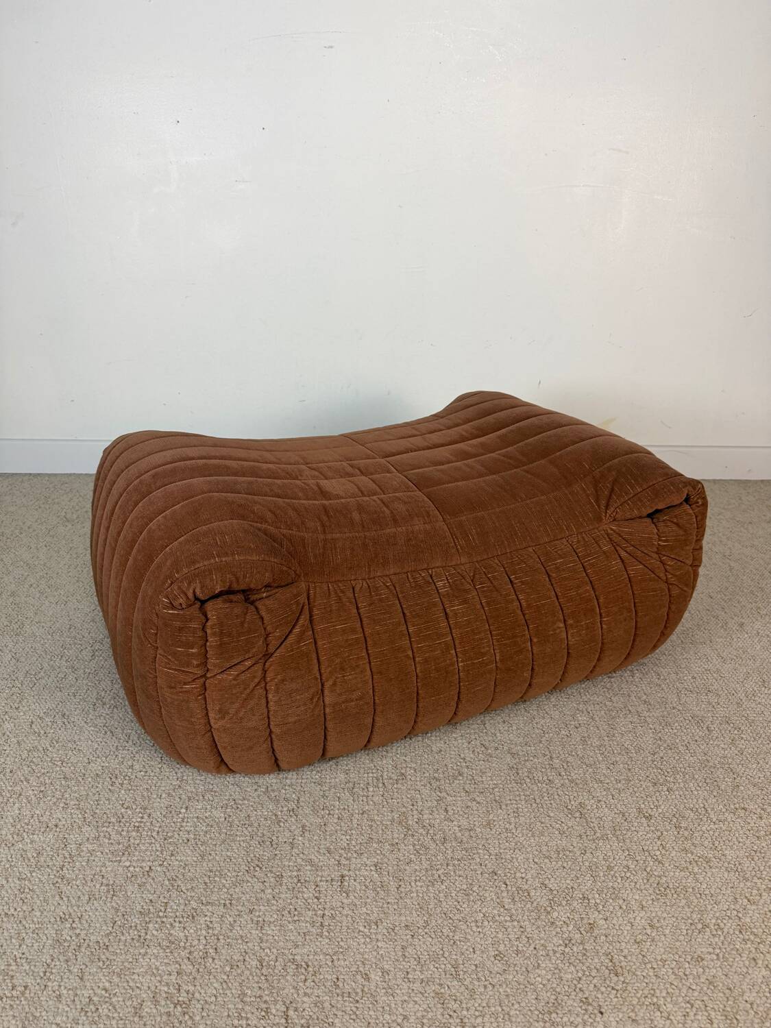 Pouf / footrest Annie Hiéronimus – Cinna – Brown corduroy