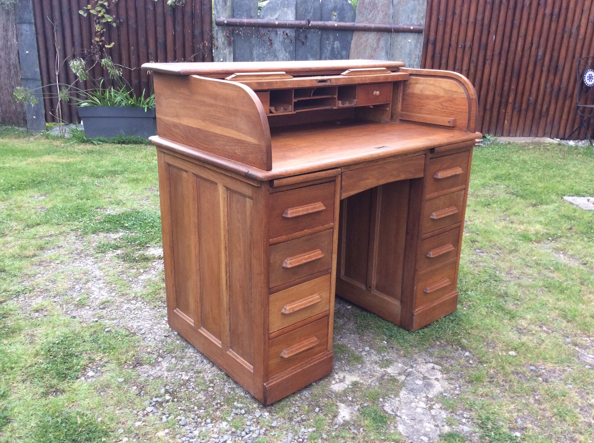 Old Angus London brand double-box sliding cylinder curtain desk.