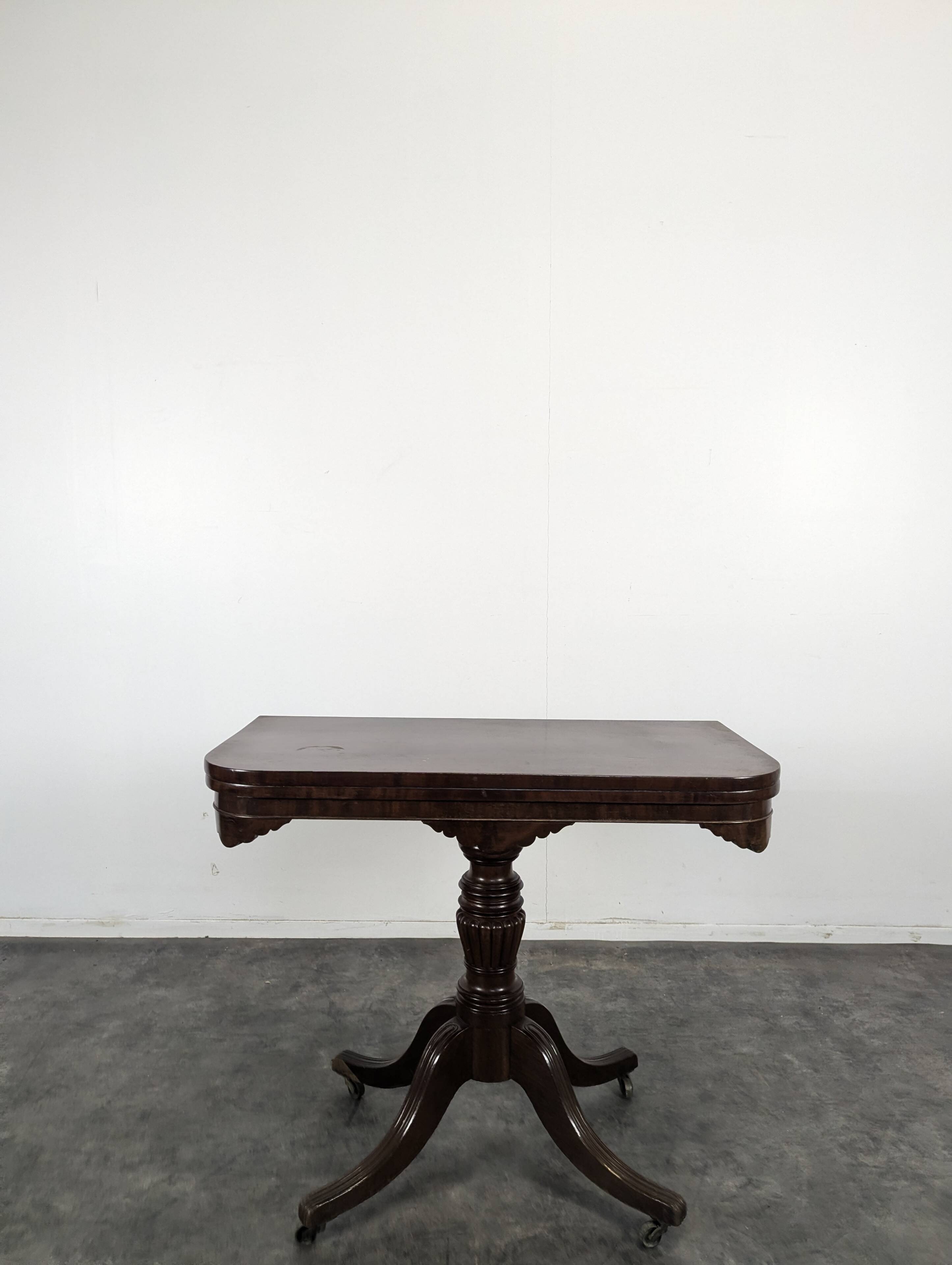 Table à jeux anglaise en acajou