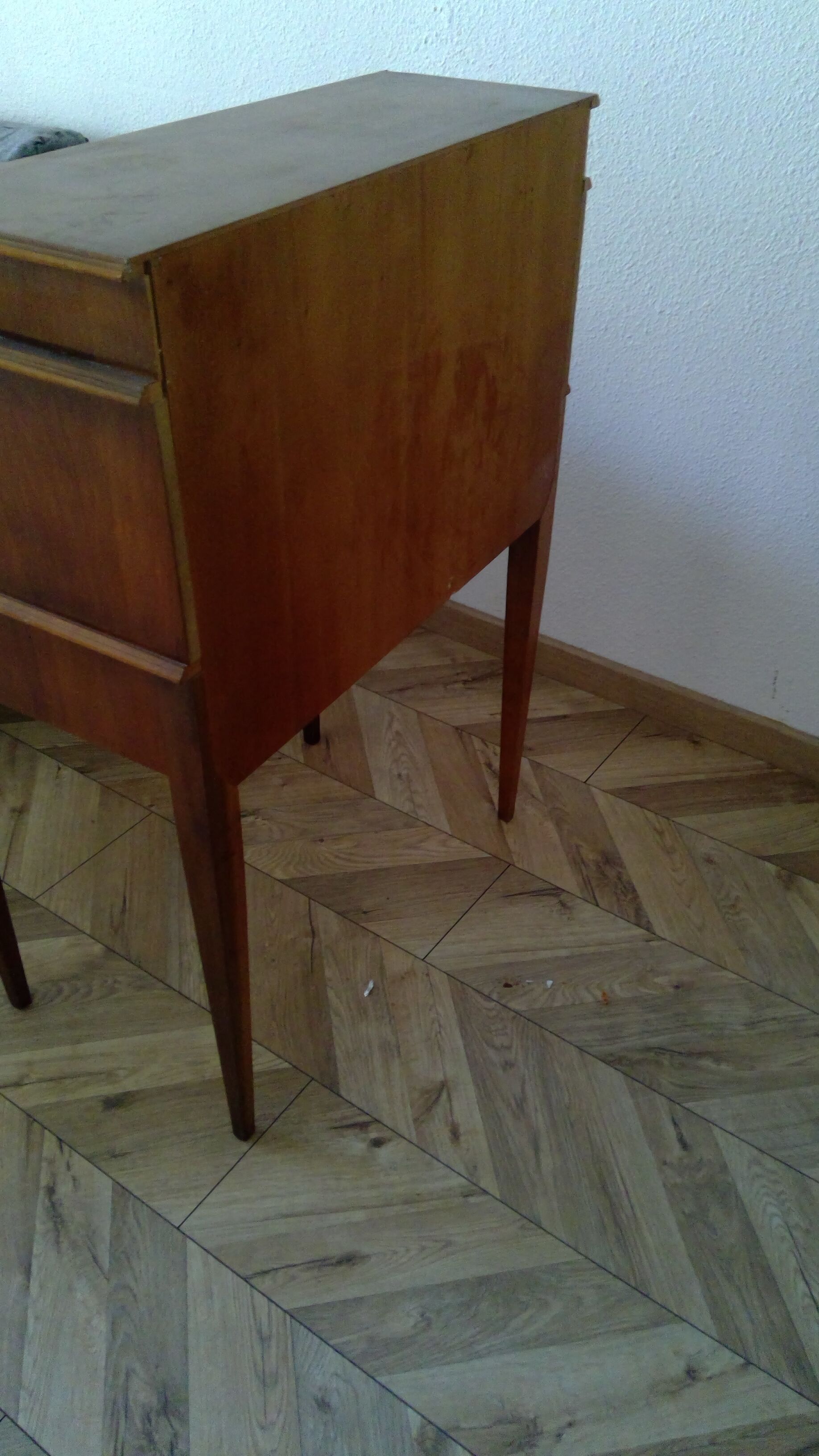 Secretary cylinder