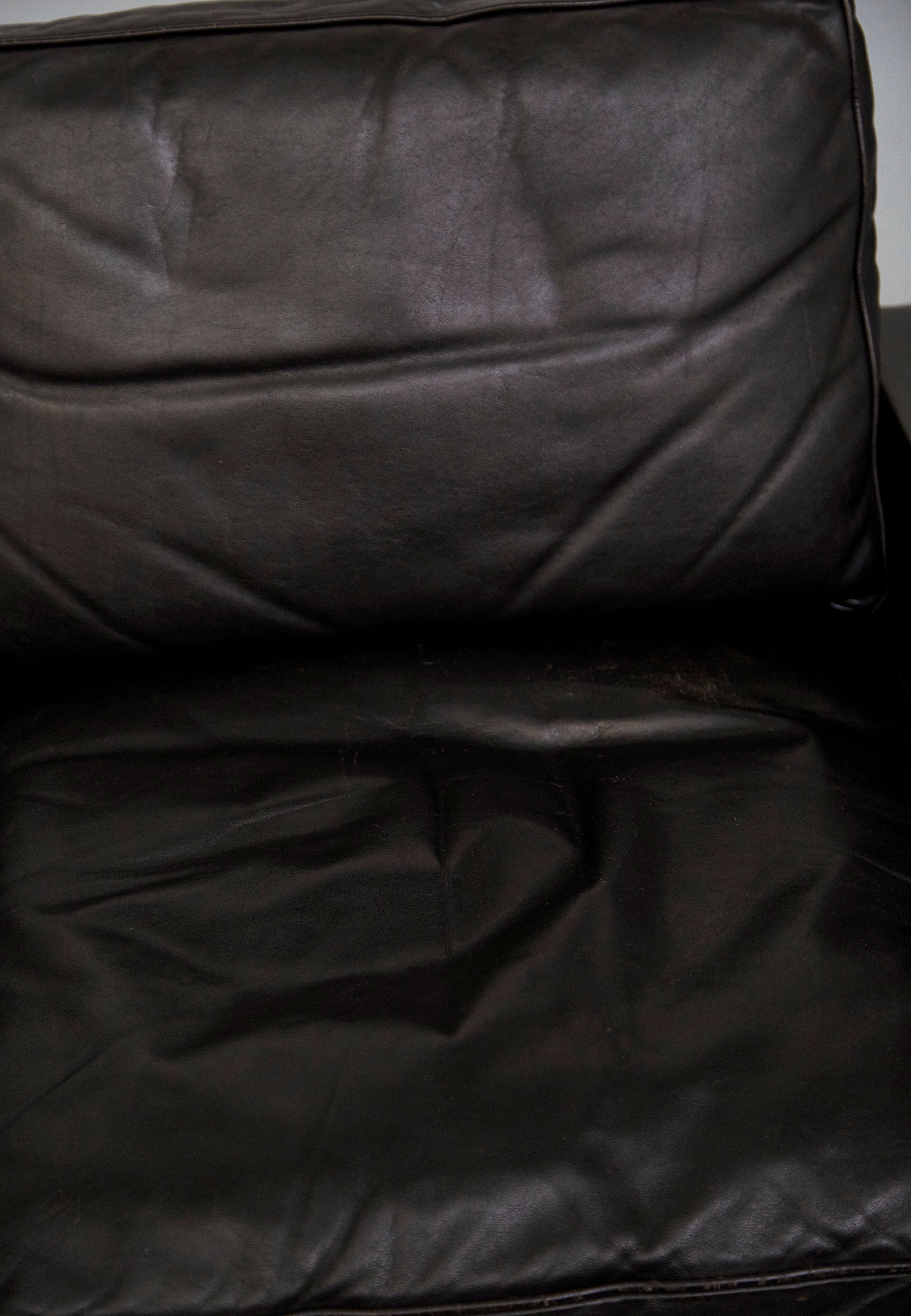 Lounge chairs by George Nelson for Herman Miller