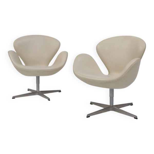 Ensemble de chaises en cuir Swan par Arne Jacobsen pour Fritz Hansen, Danemark 2006