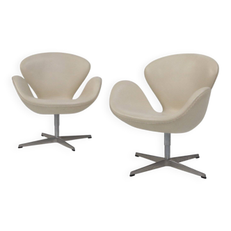 Set of Leather Swan Chairs by Arne Jacobsen for Fritz Hansen, Denmark 2006