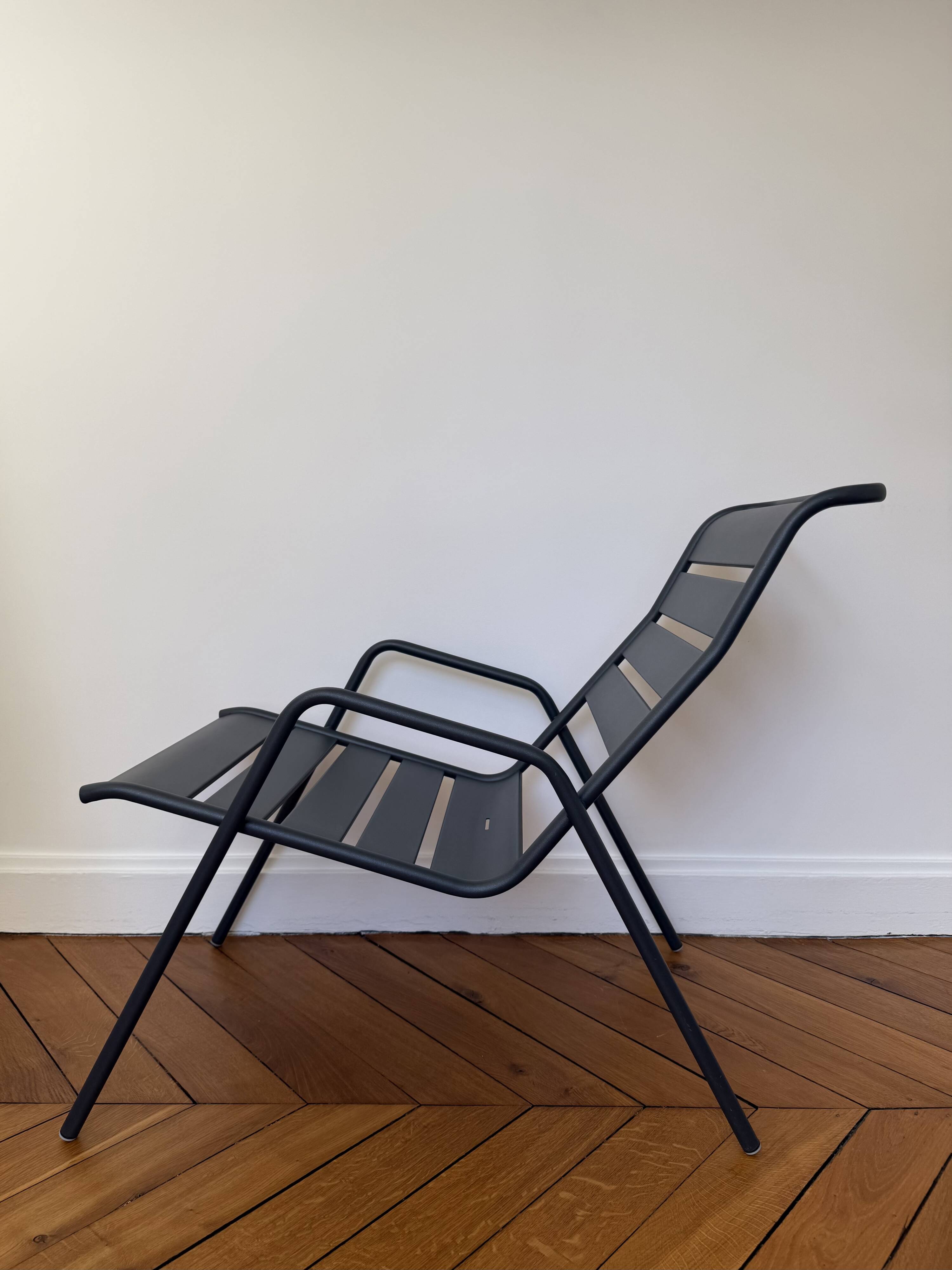 Fauteuil bas d'extérieur modèle Monceau édition Fermob