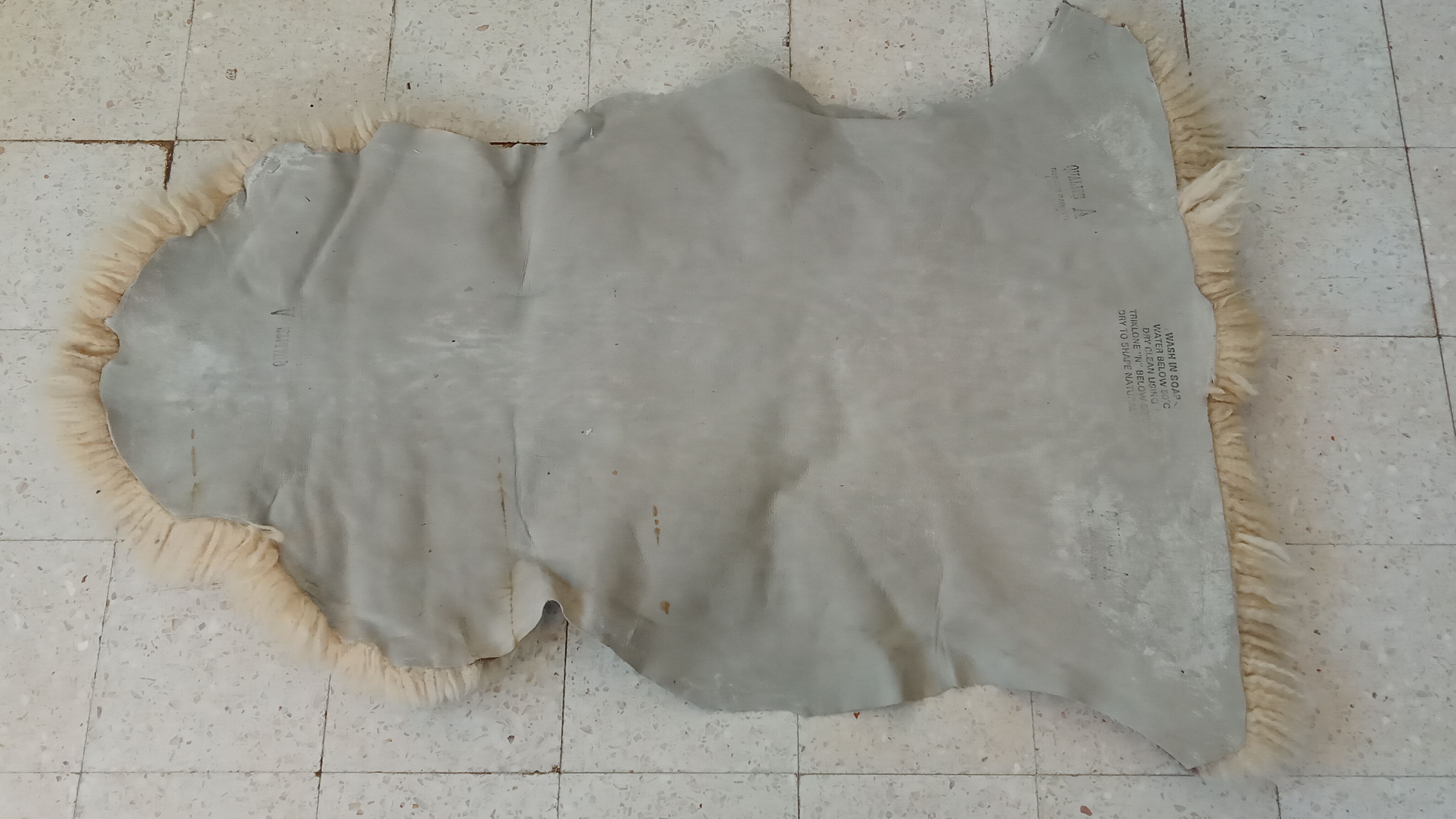 White sheepskin 107×75 cm