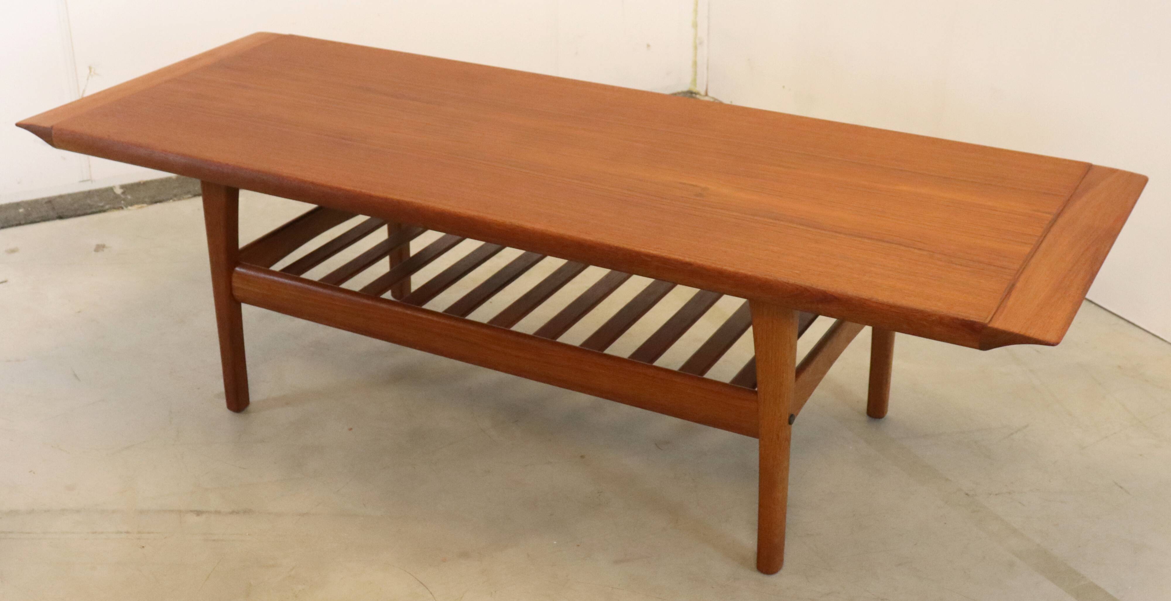 Mid Century teak Salontafel 'Bassen'