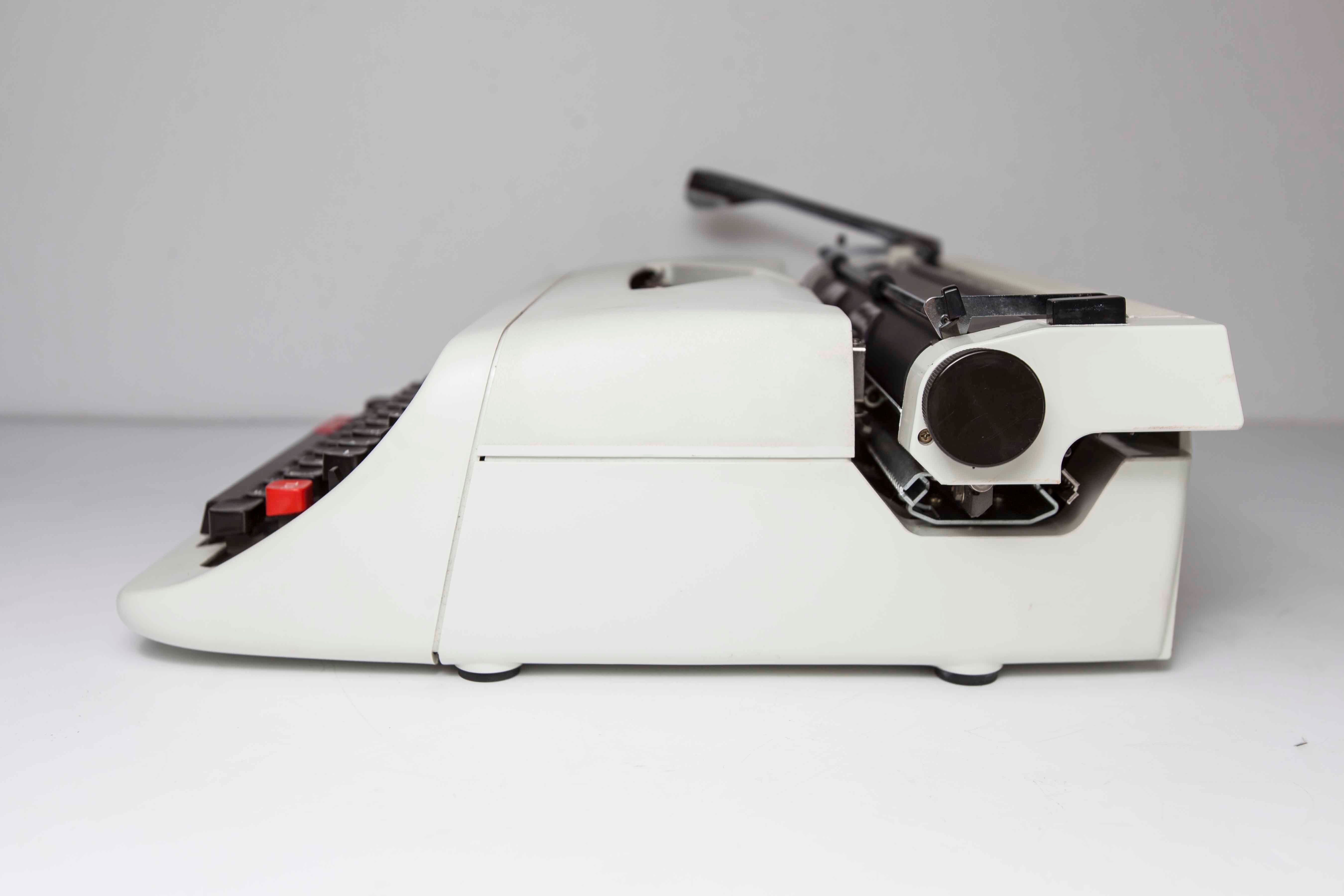 Machine à écrire Hermès 305 révisée
