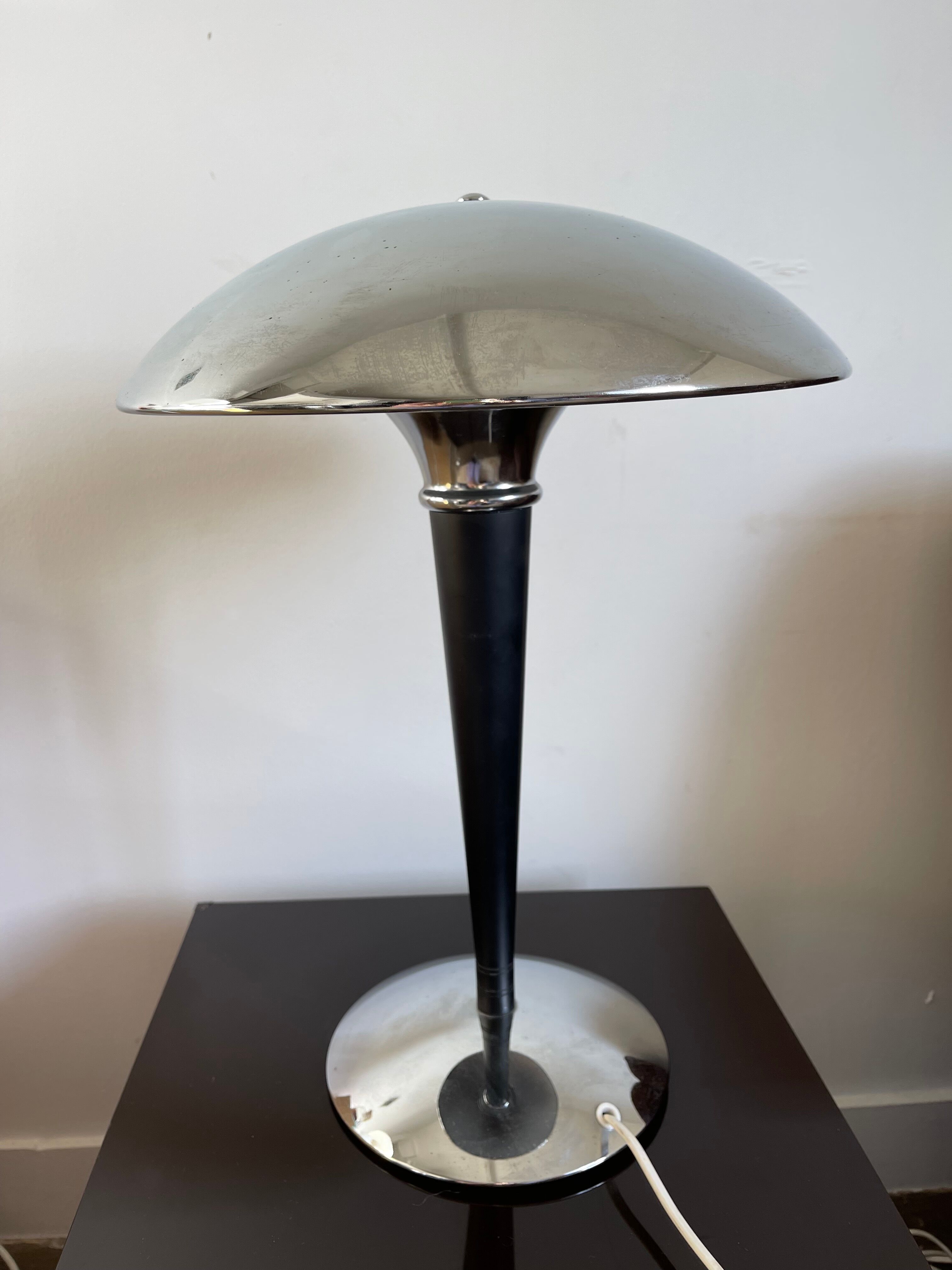 Vintage liner lamp
