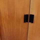 Wardrobe compass feet