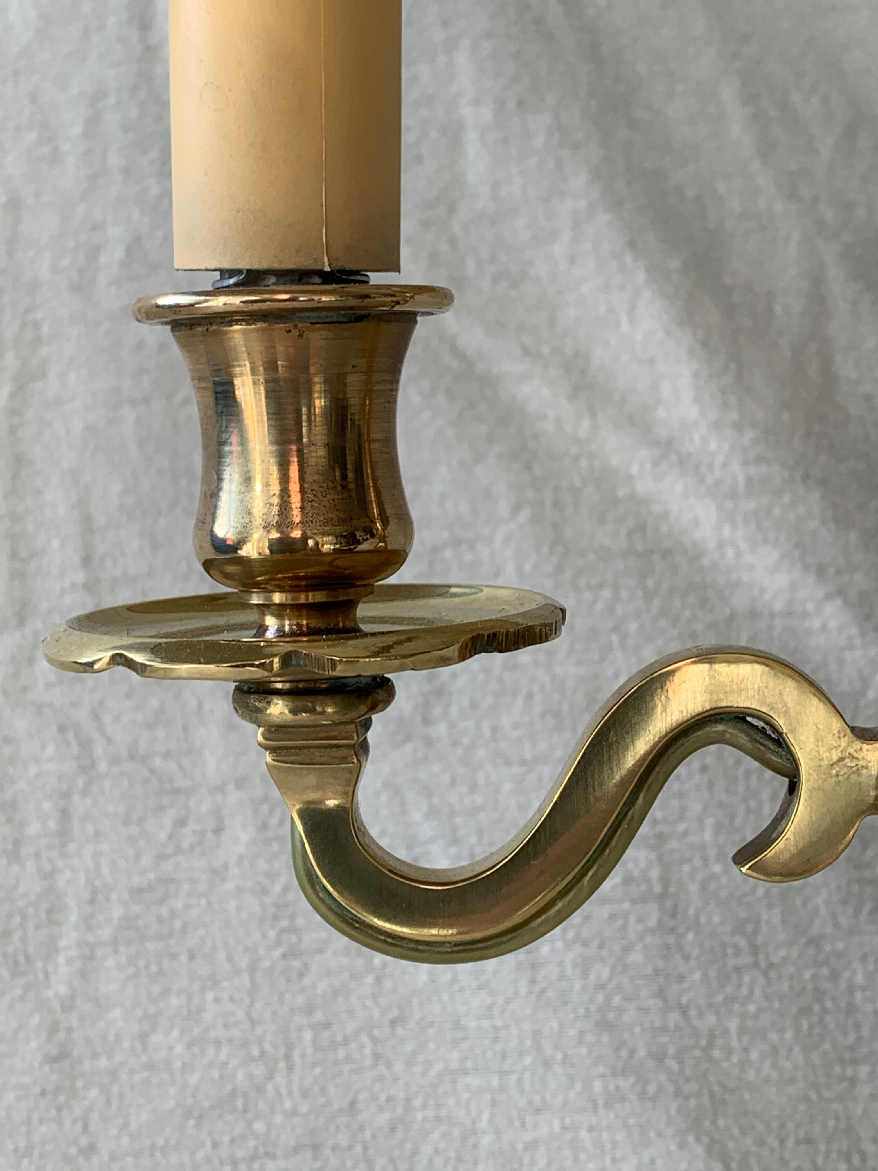 Lucien Gau's gilded bronze water bottle lamp Directoire style, 20th century