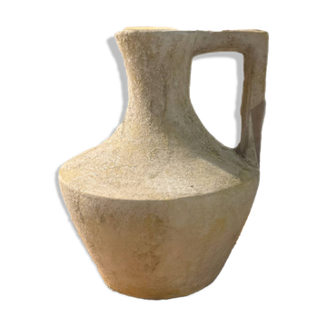 Smooth terracotta vase
