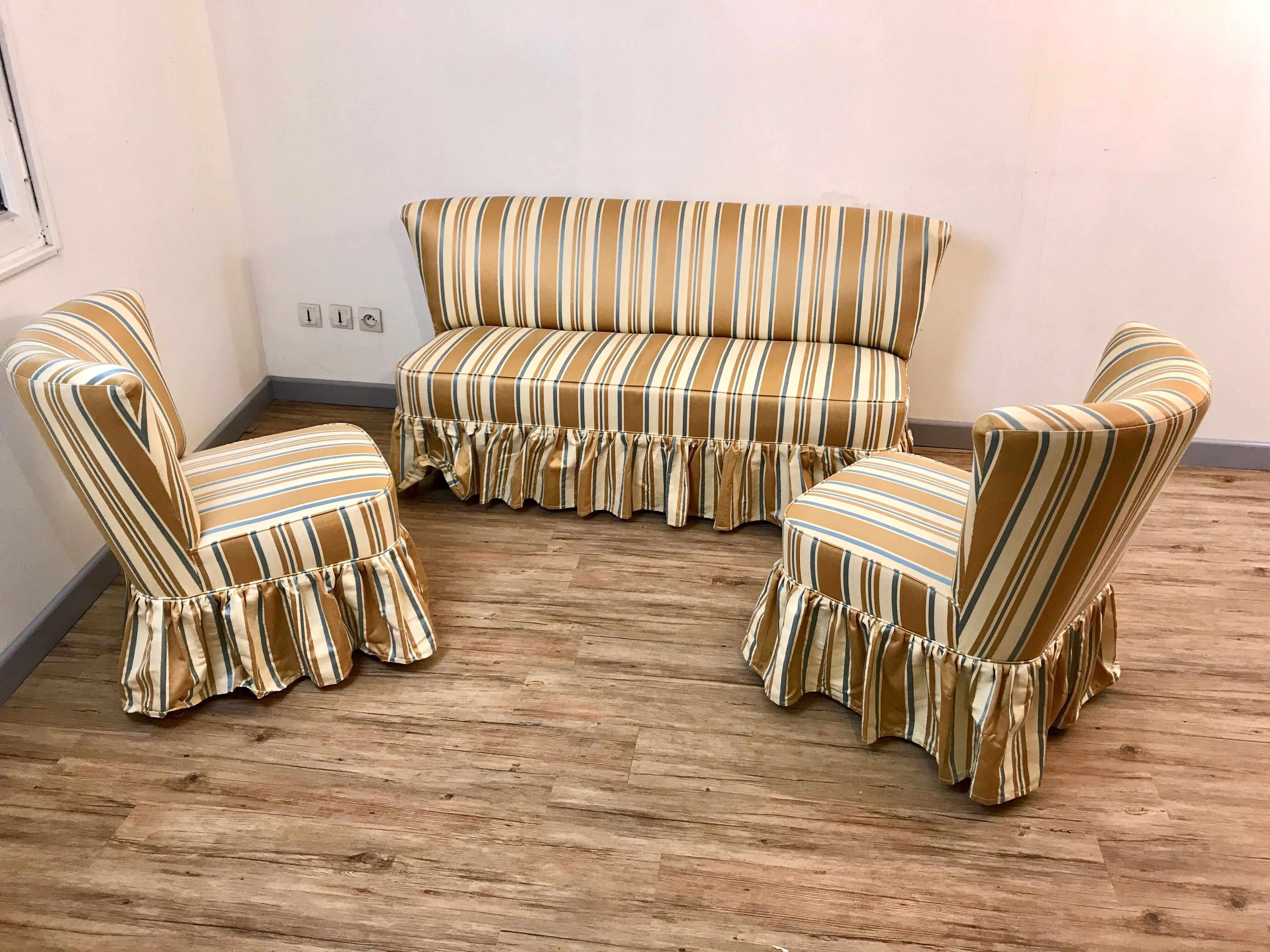 Set sofa and armchairs toad