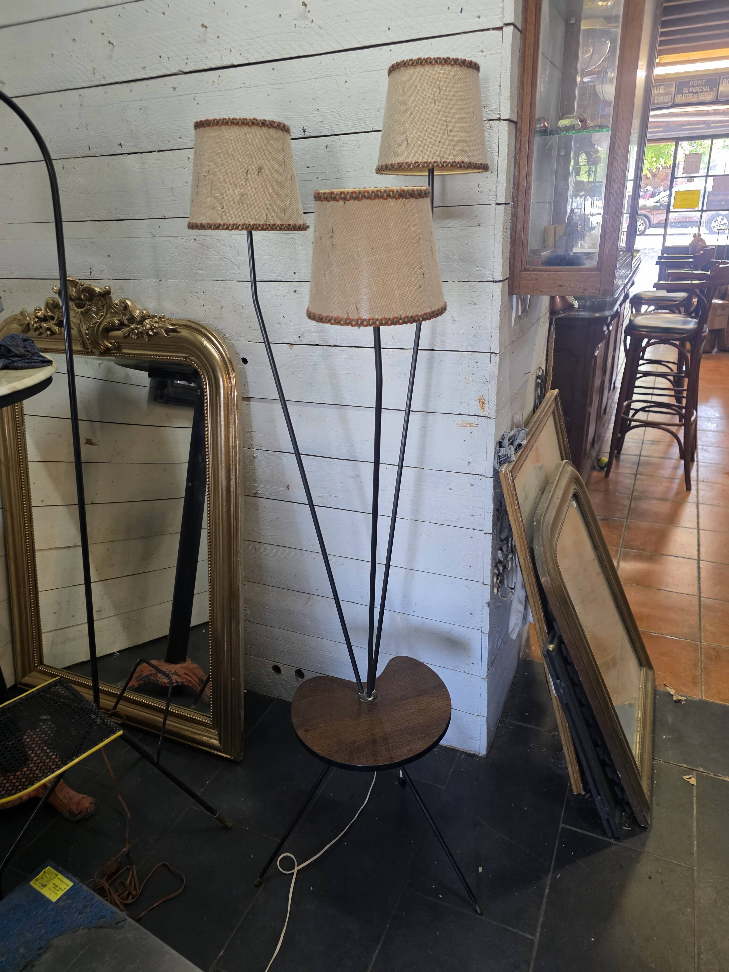 Lampadaire tripode style Matégot années 50