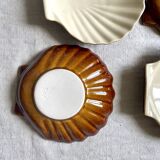 Beige and caramel ceramic scallops