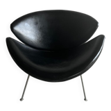 Pierre Paulin Slice Chair for Artifort — Black Leather Sculptural 1960s Lounge Chair, Metal Legs