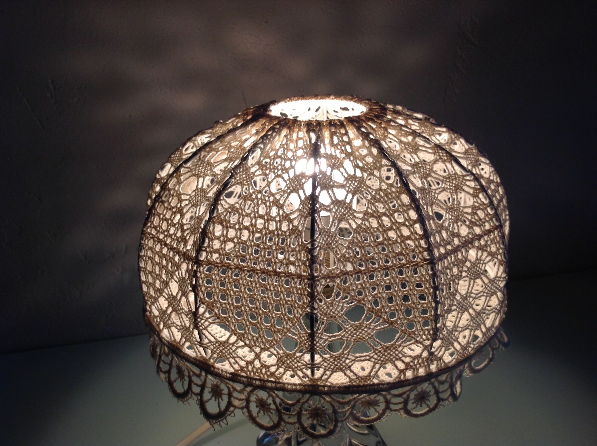 Bedside lamp glass foot and lampshade hook ecru / vintage 60s-70s