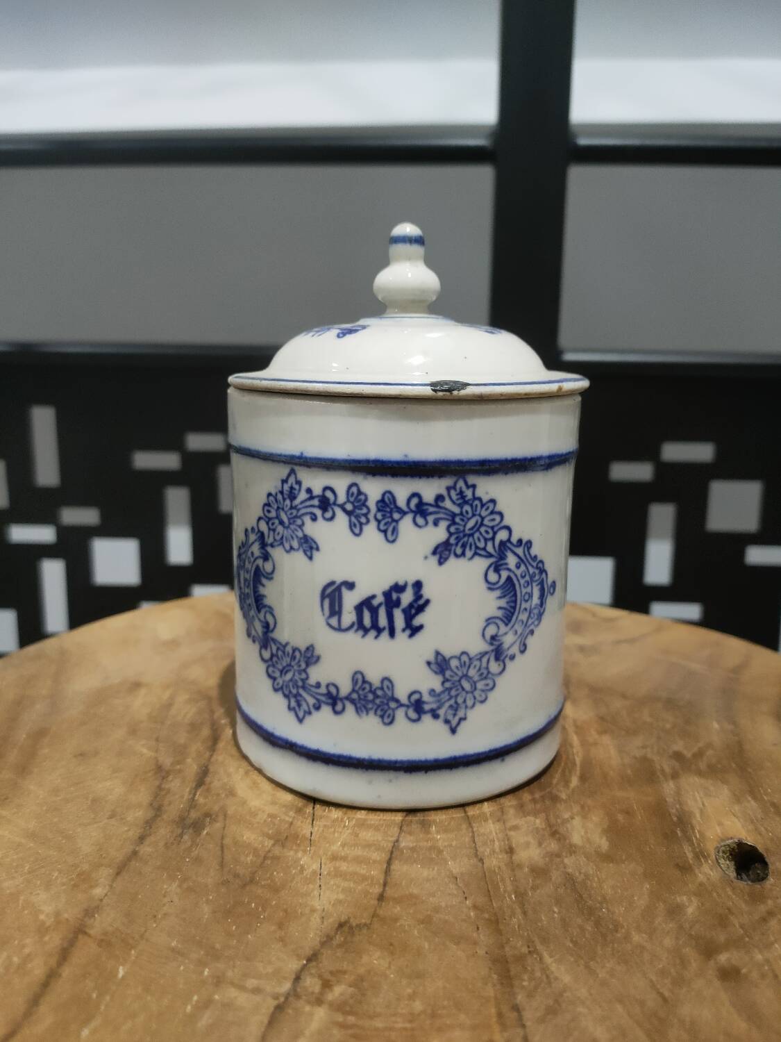 Coffee pot