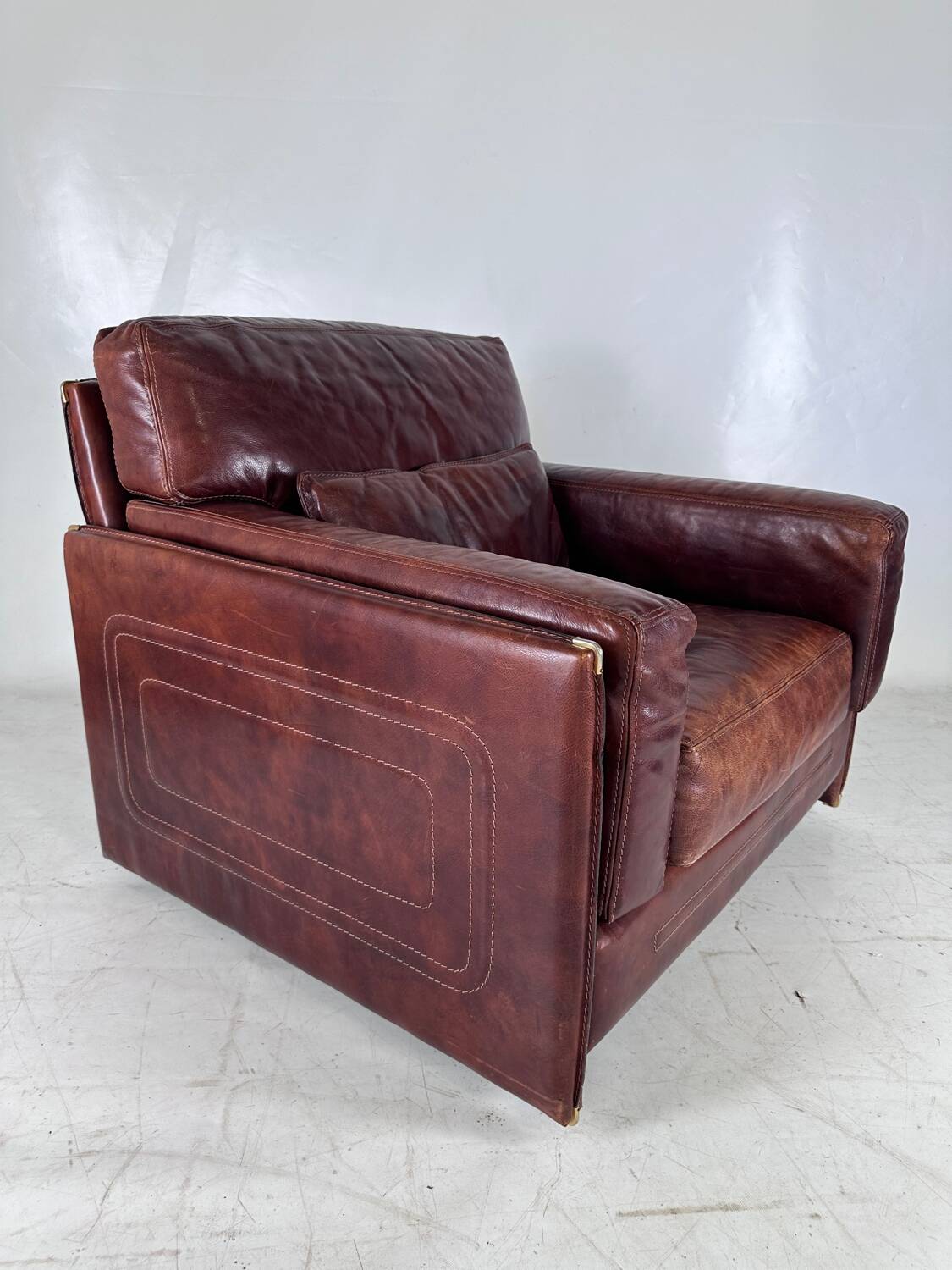 Pair of leather armchairs Roche Bobois