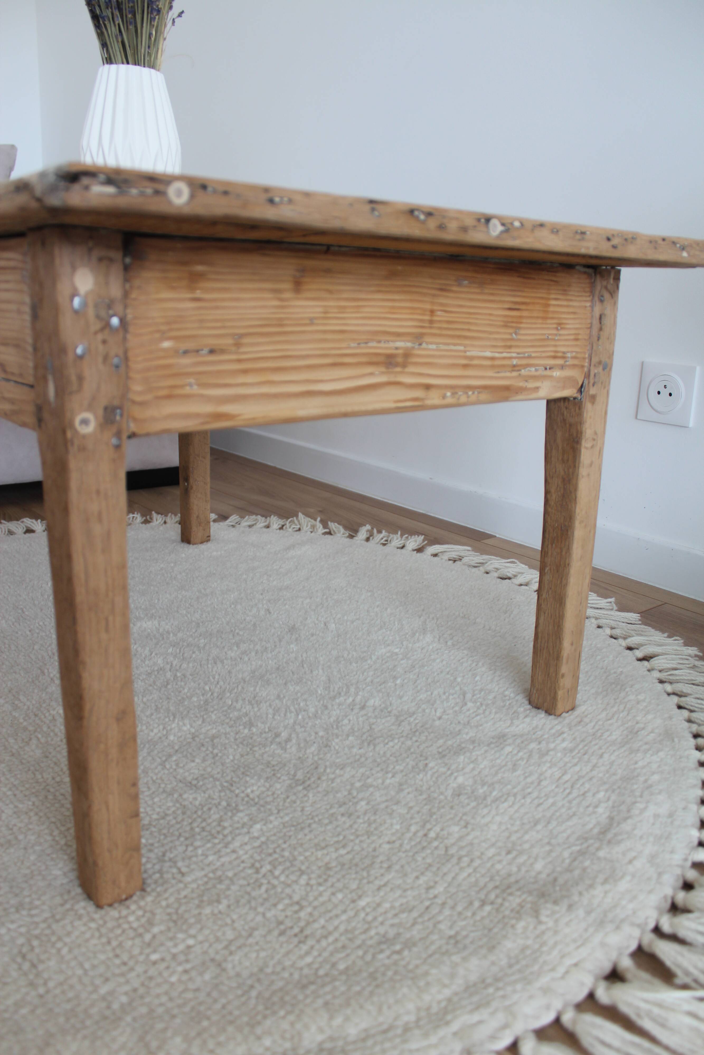 Old farmhouse coffee table in raw wood (pine and oak)