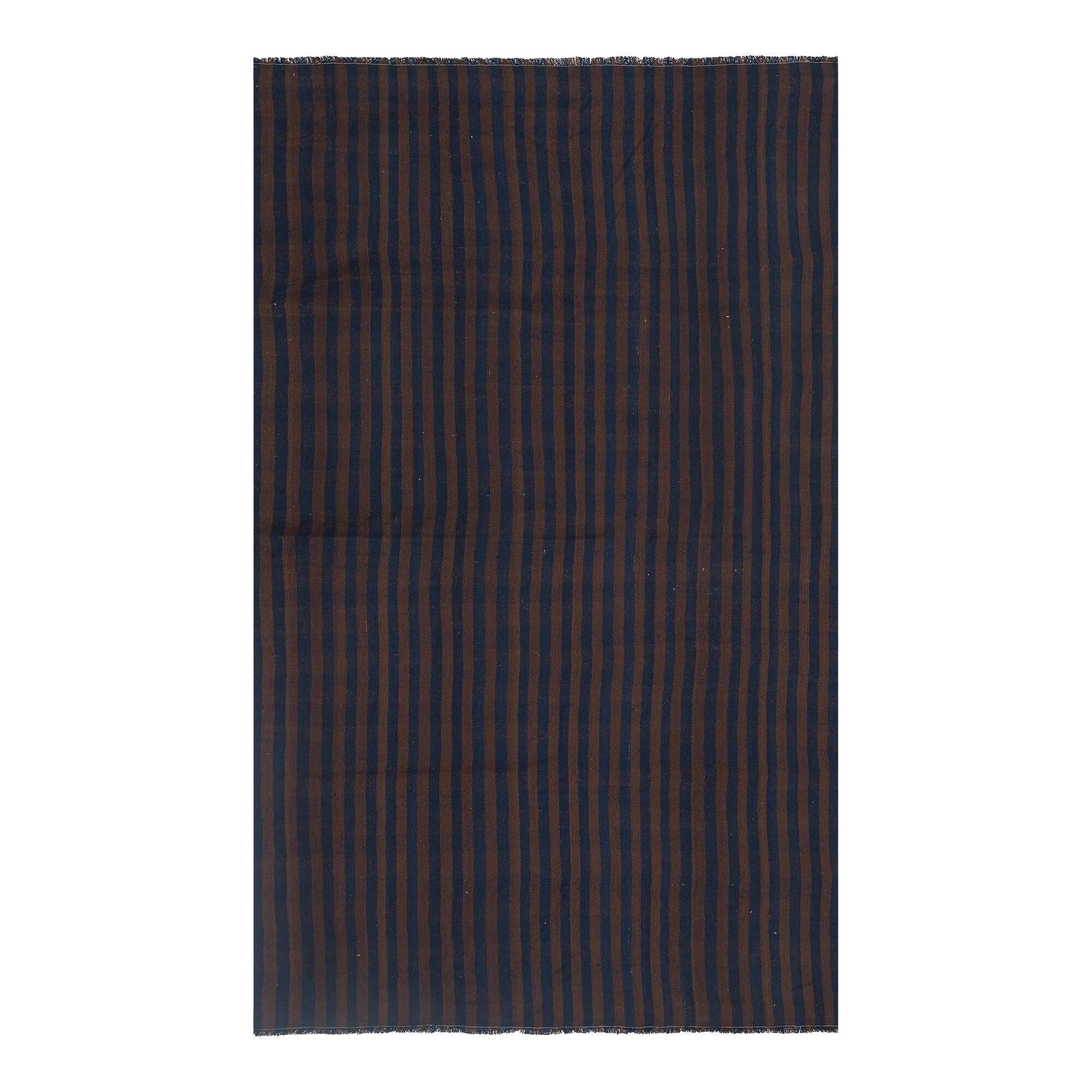 Vintage Turkish kilim, handwoven, 194x302 cm.