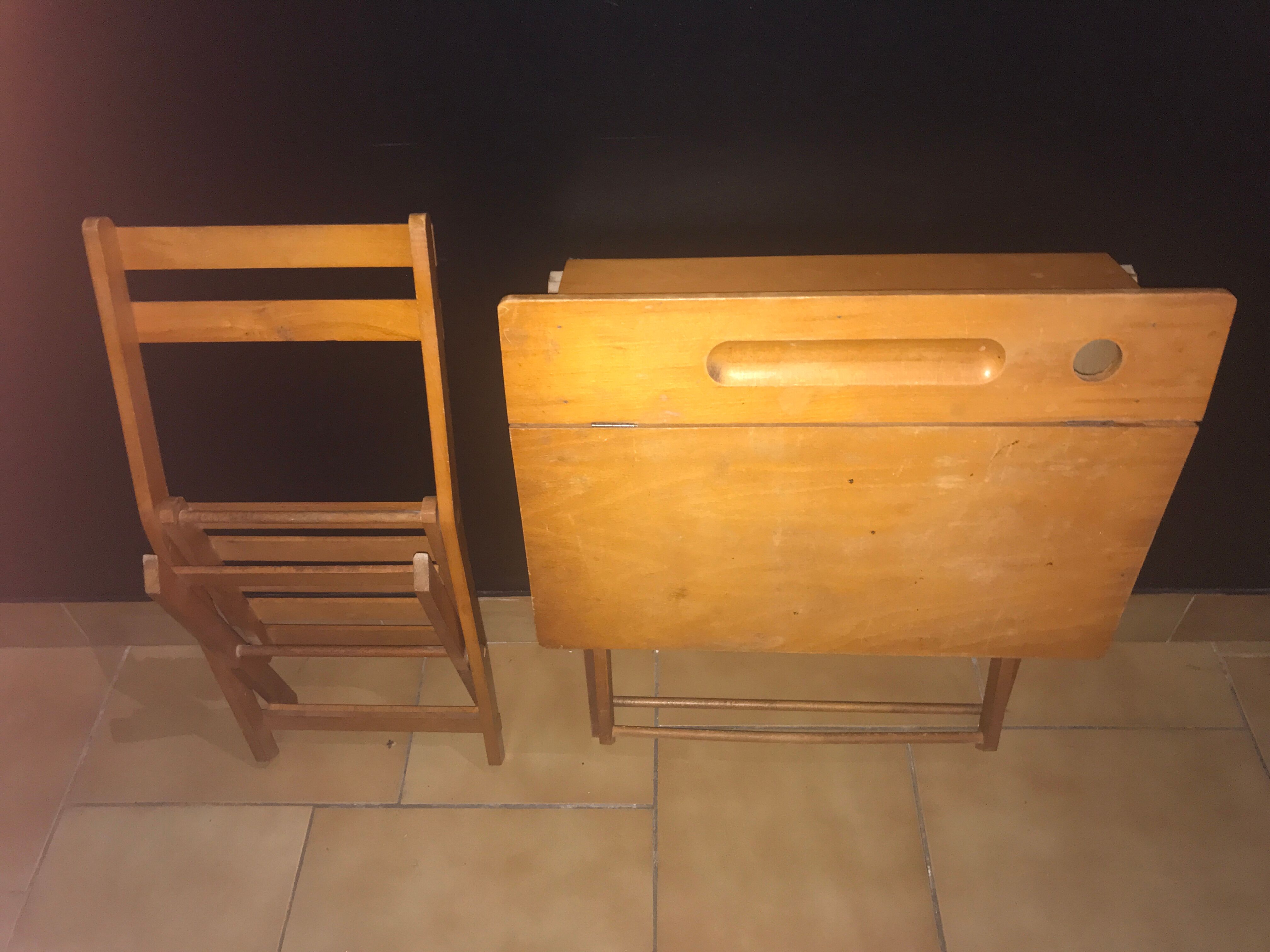 Child desk and chair