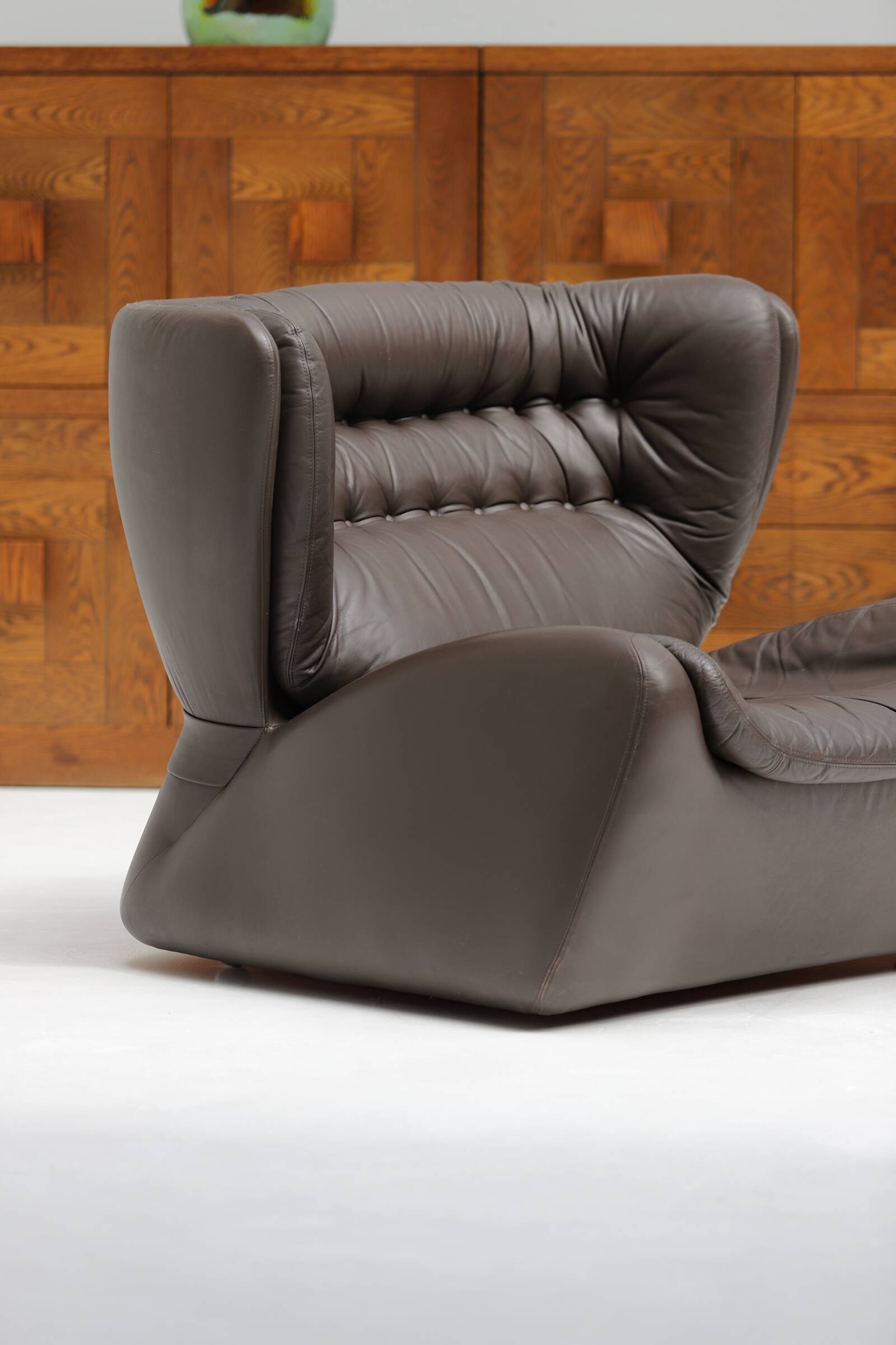 One-seat lounge sofa model pasha, manufactured in the 1970s by durlet, belgium.