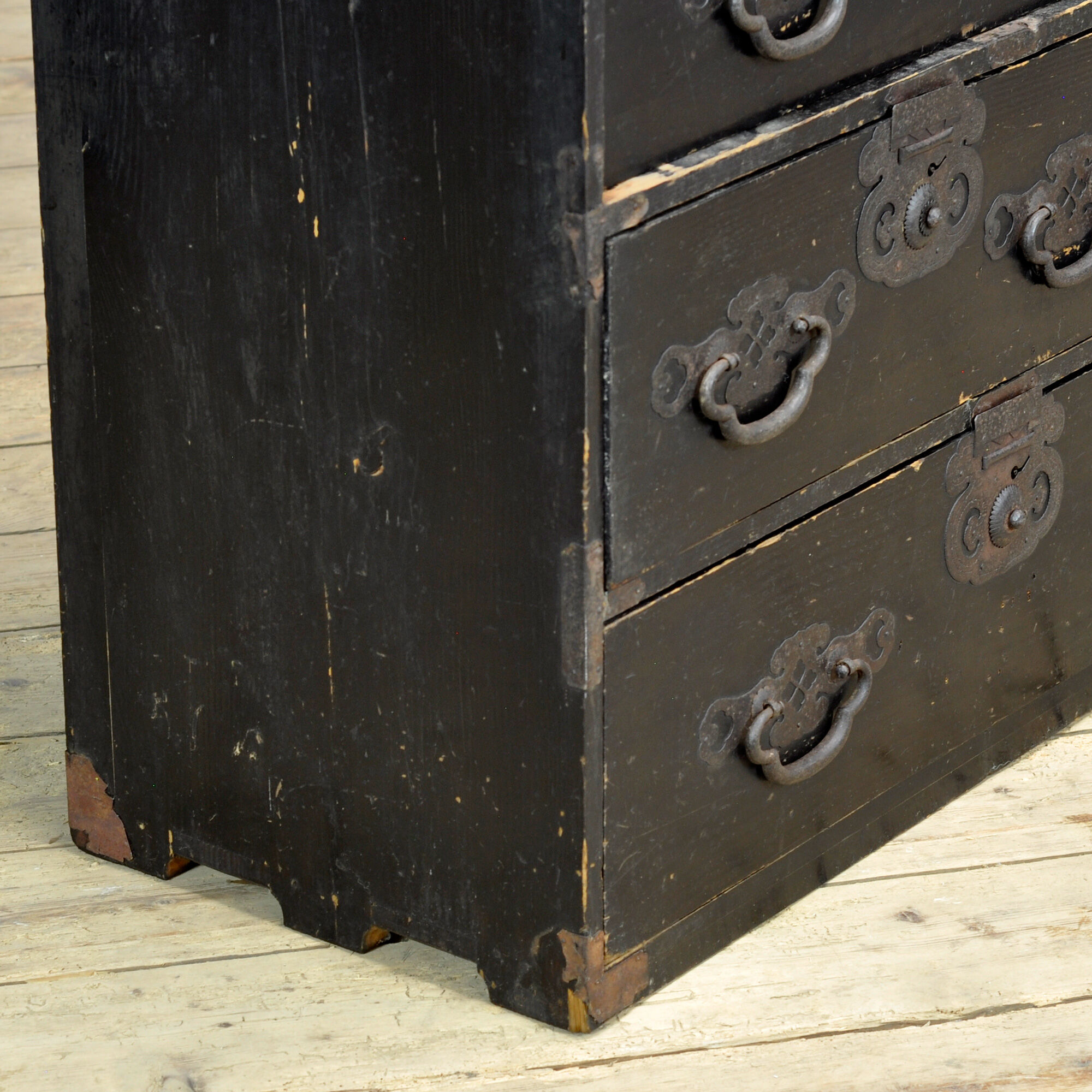 Japanese Tansu chest of drawers, circa 1870