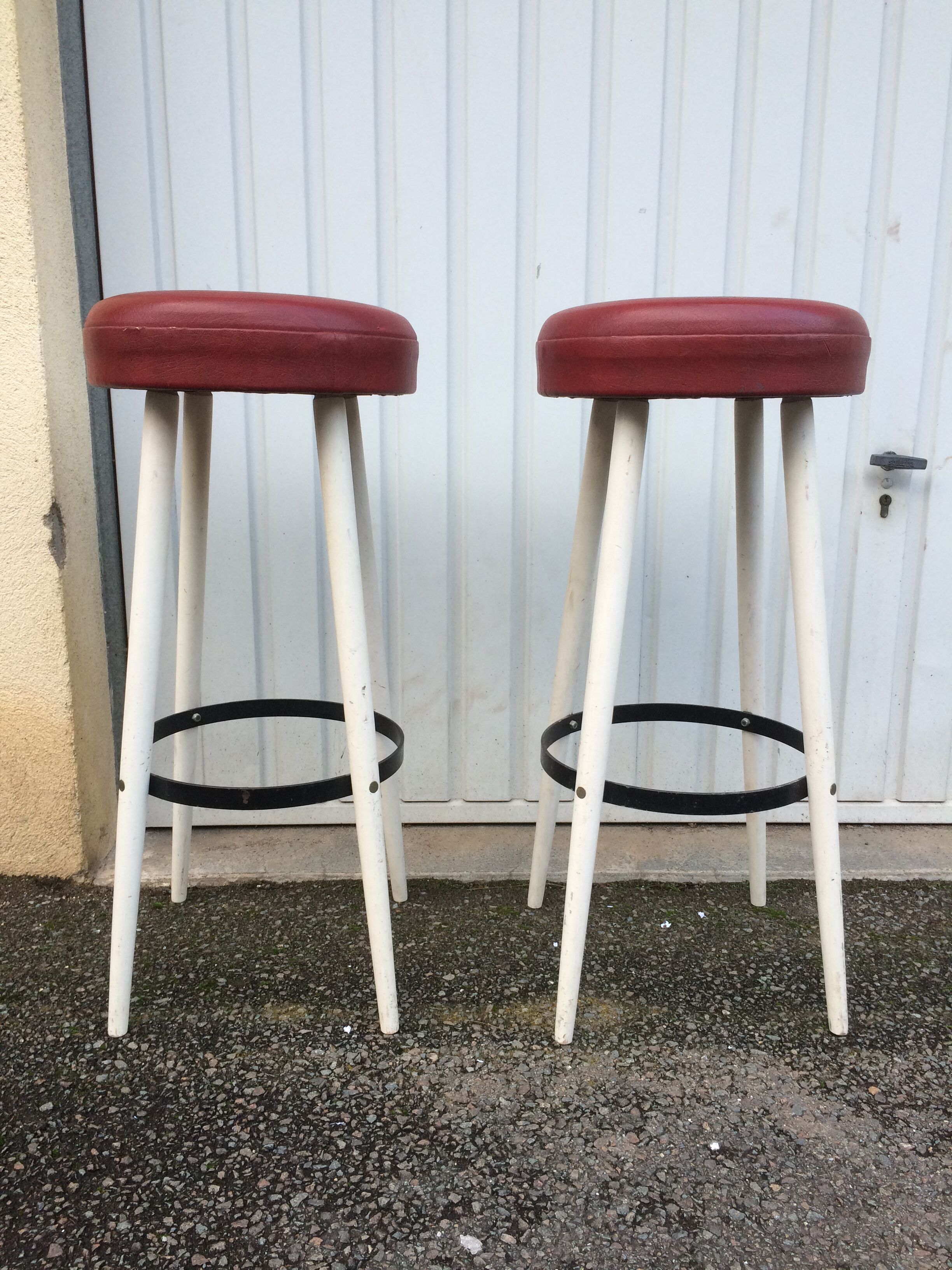 Pair of white and red 1950s bar stools