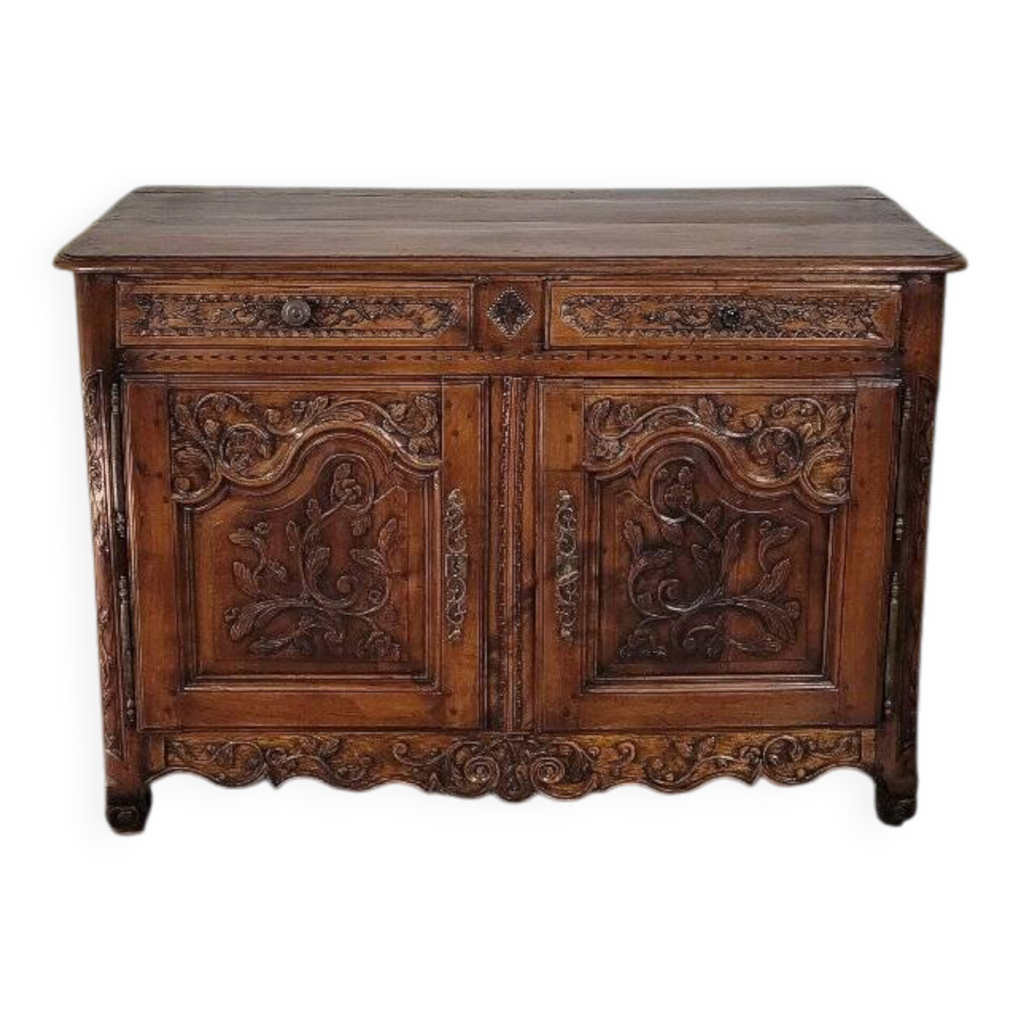 Buffet sculpté Louis XV en noyer