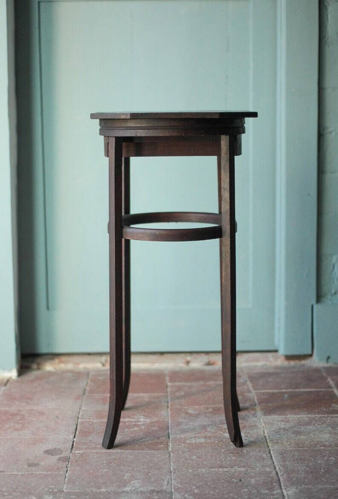 Wooden drawer table or 19th-century work table with a curved wooden stretcher, in the style of Thonet, circa 1900-1920.