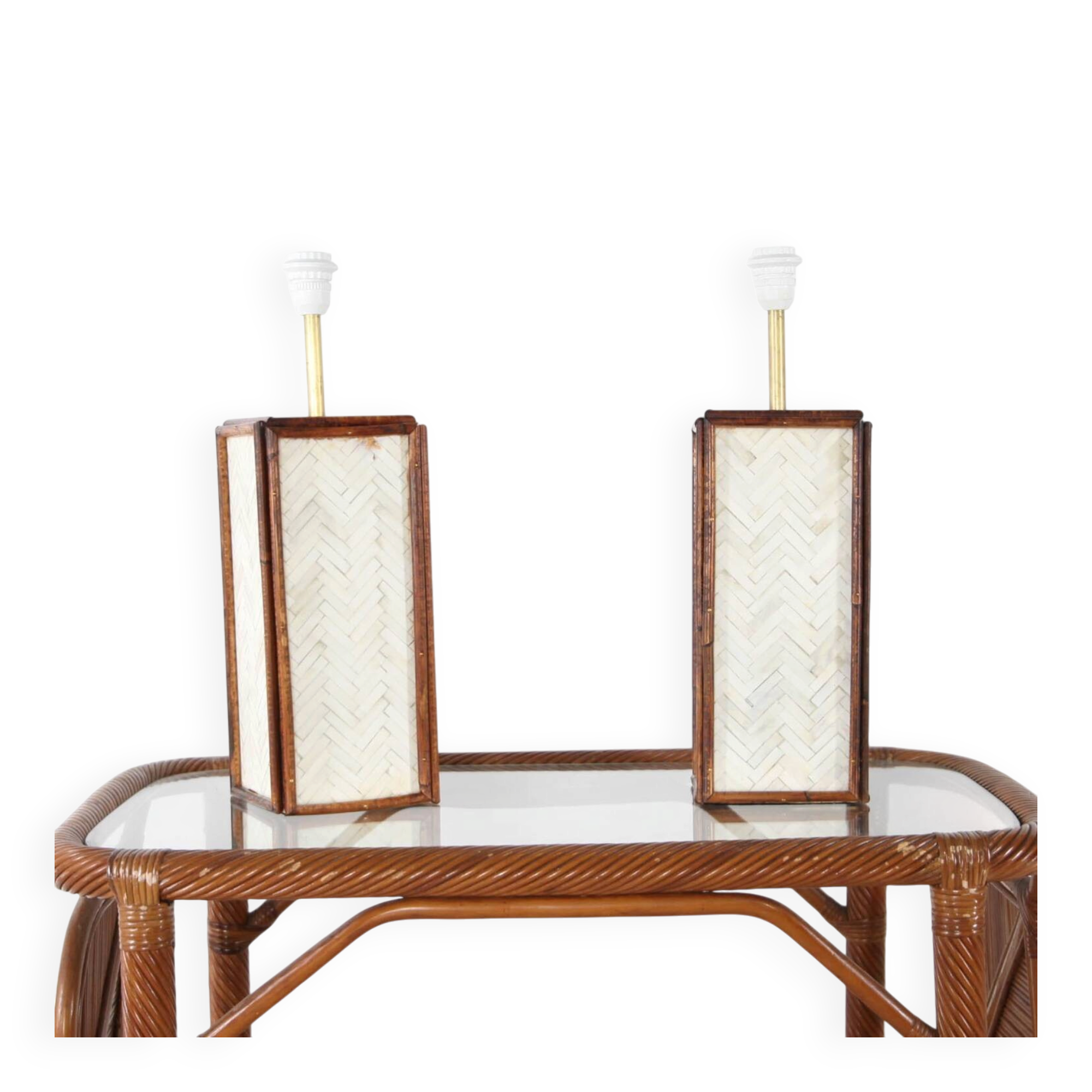 Paire de lampes en os et rotin