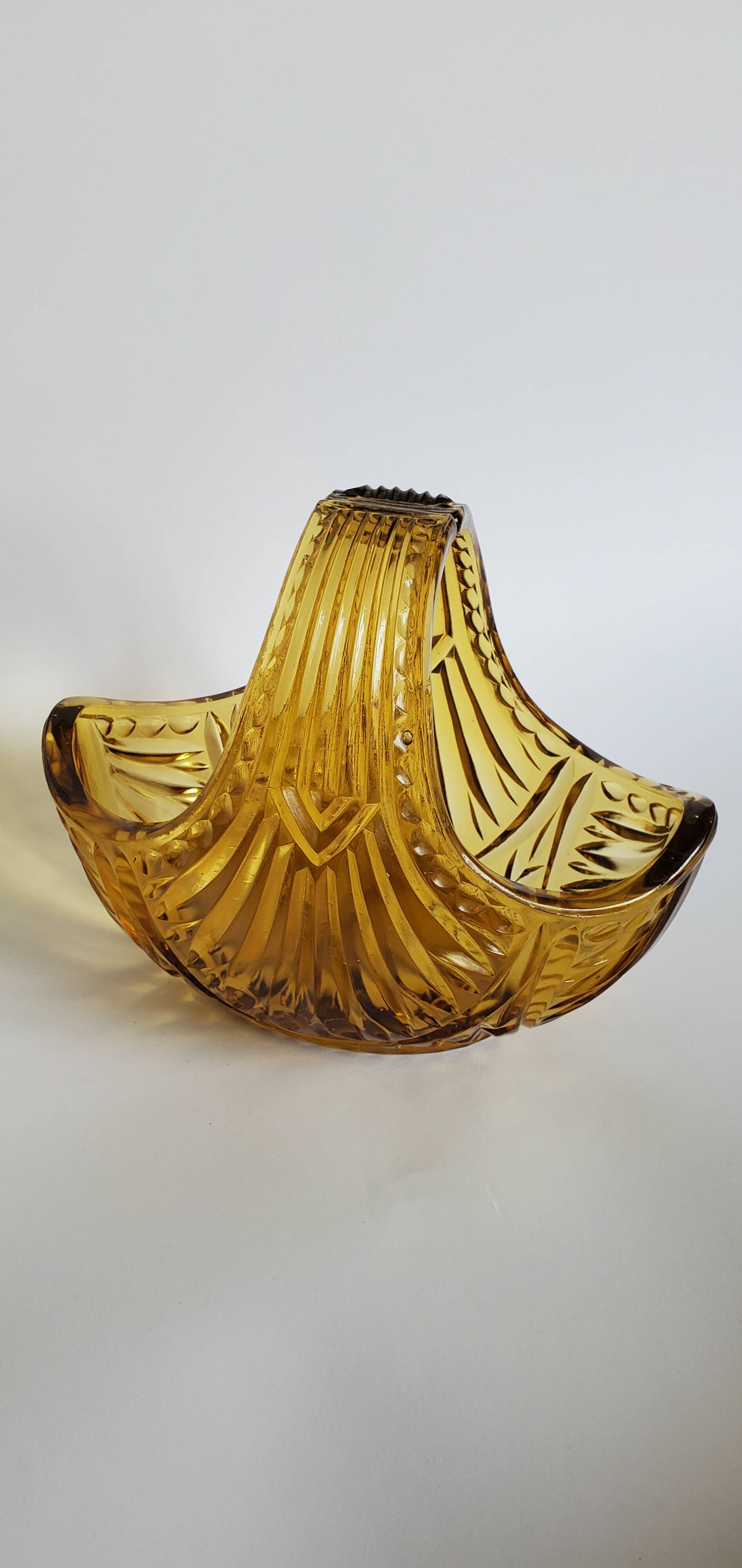 Amber glass basket
