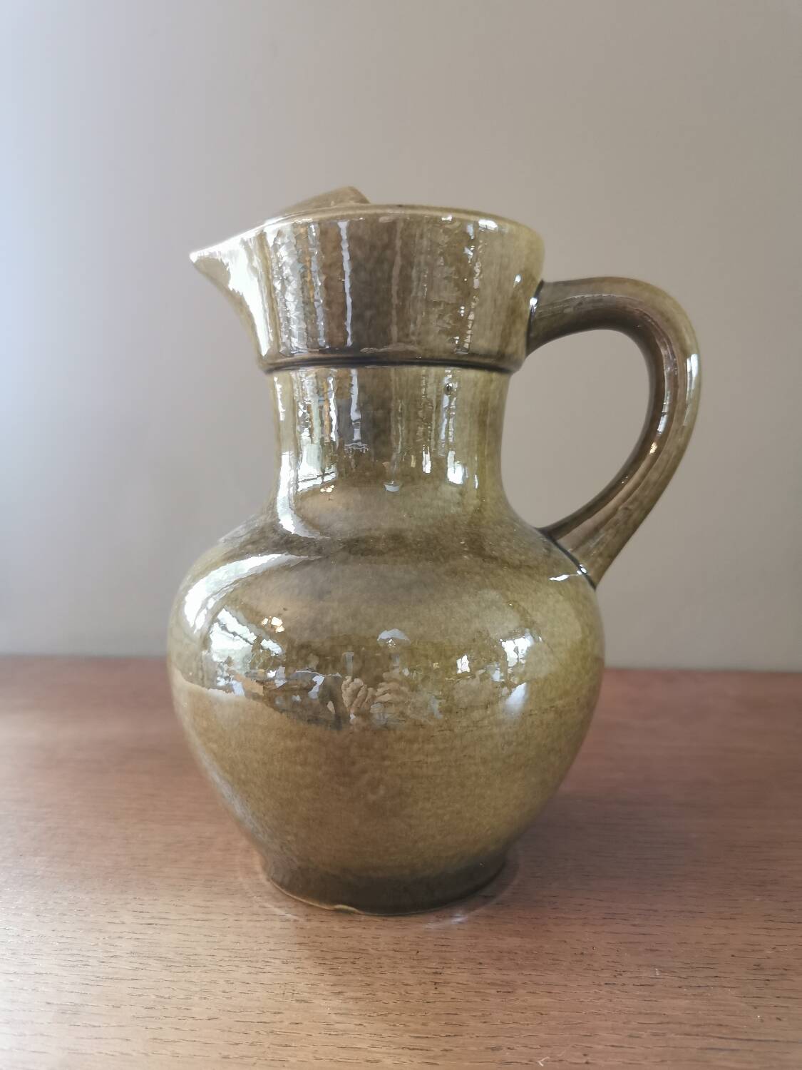 Vintage ceramic pitcher and 6 cups