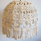 Vintage macrame suspension