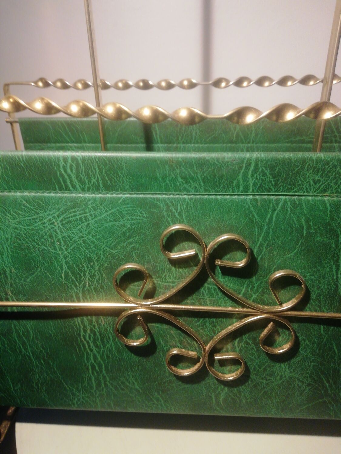 Vintage magazine/newspaper holder