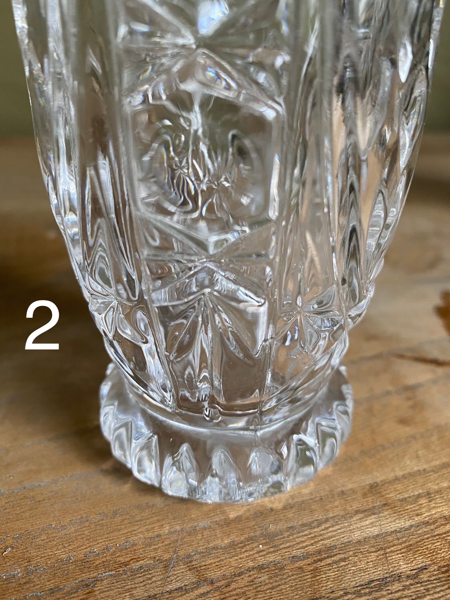 Vase en verre ciselé