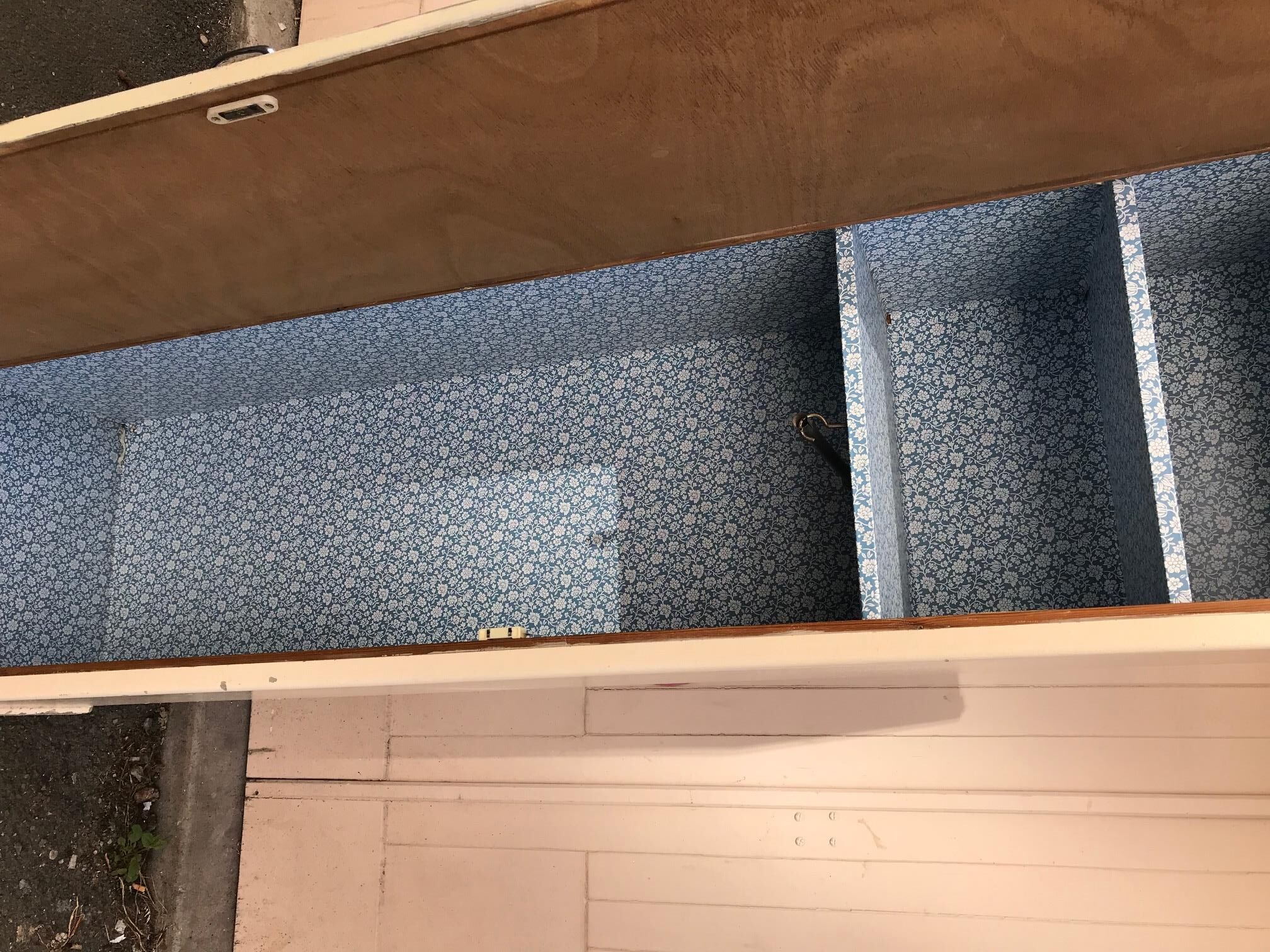 Parisian column wardrobe