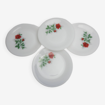 4 large Arcopal plates from the Roses Rouges collection. Good condition