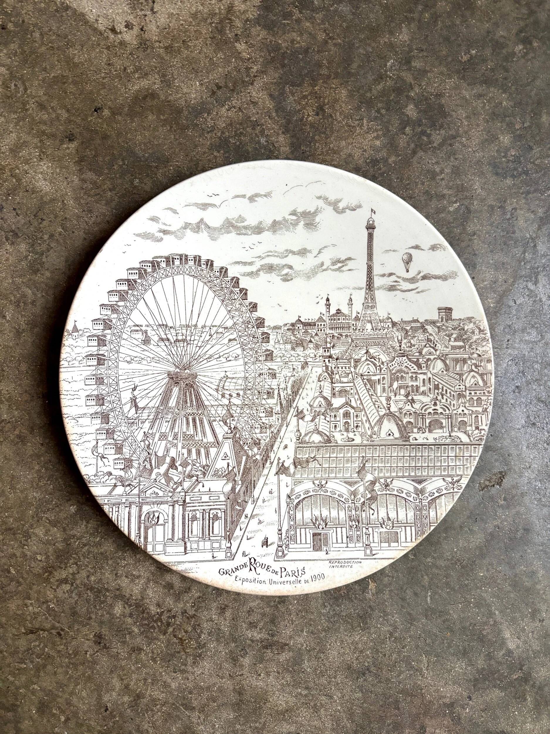 Brown earthenware plate "Universal Exhibition of 1900" No. 1