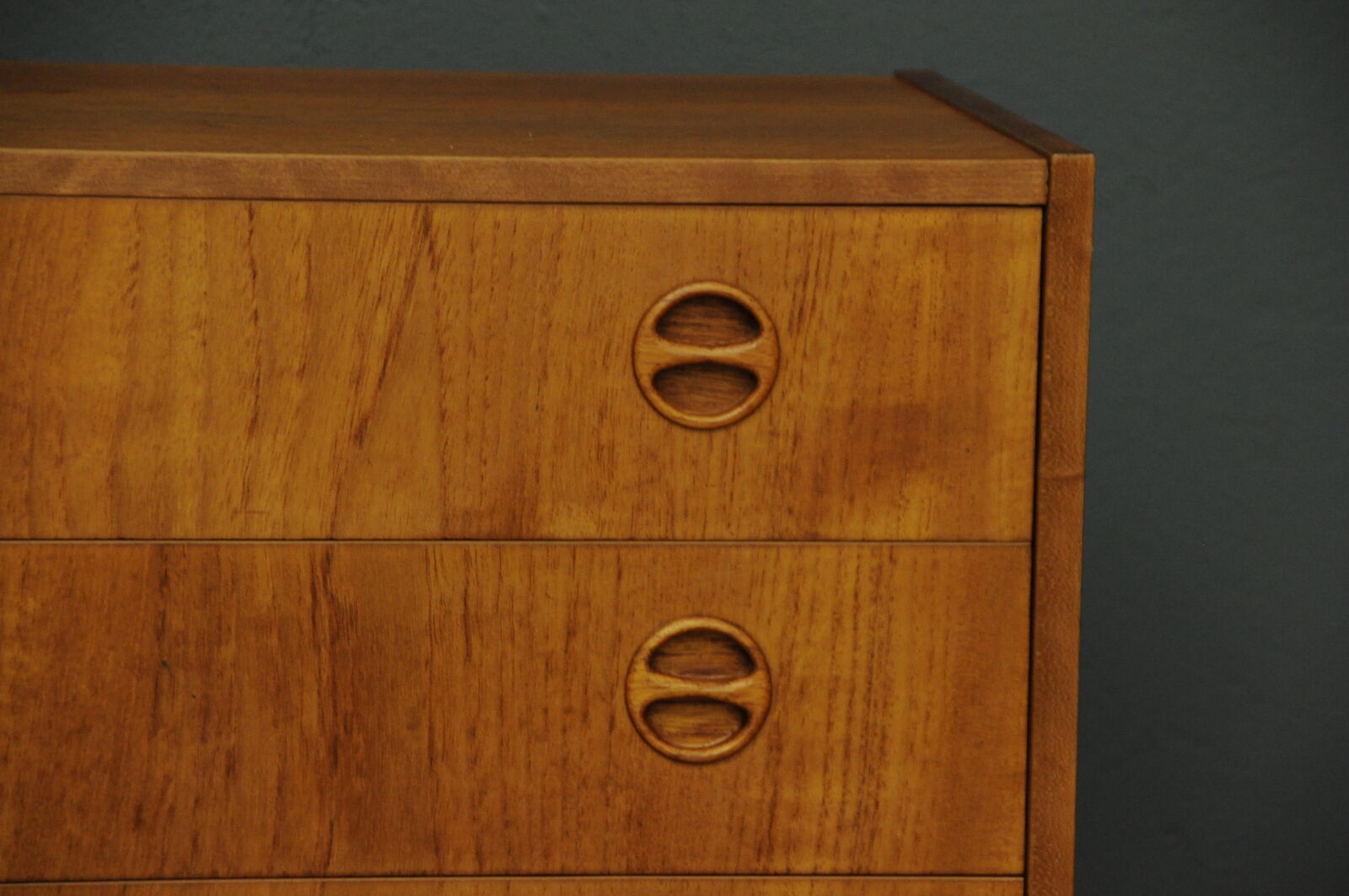 Commode vintage