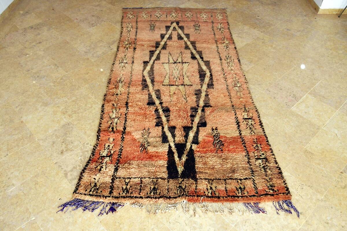 Boujaad vintage Moroccan Berber rug 282 x 133 cm