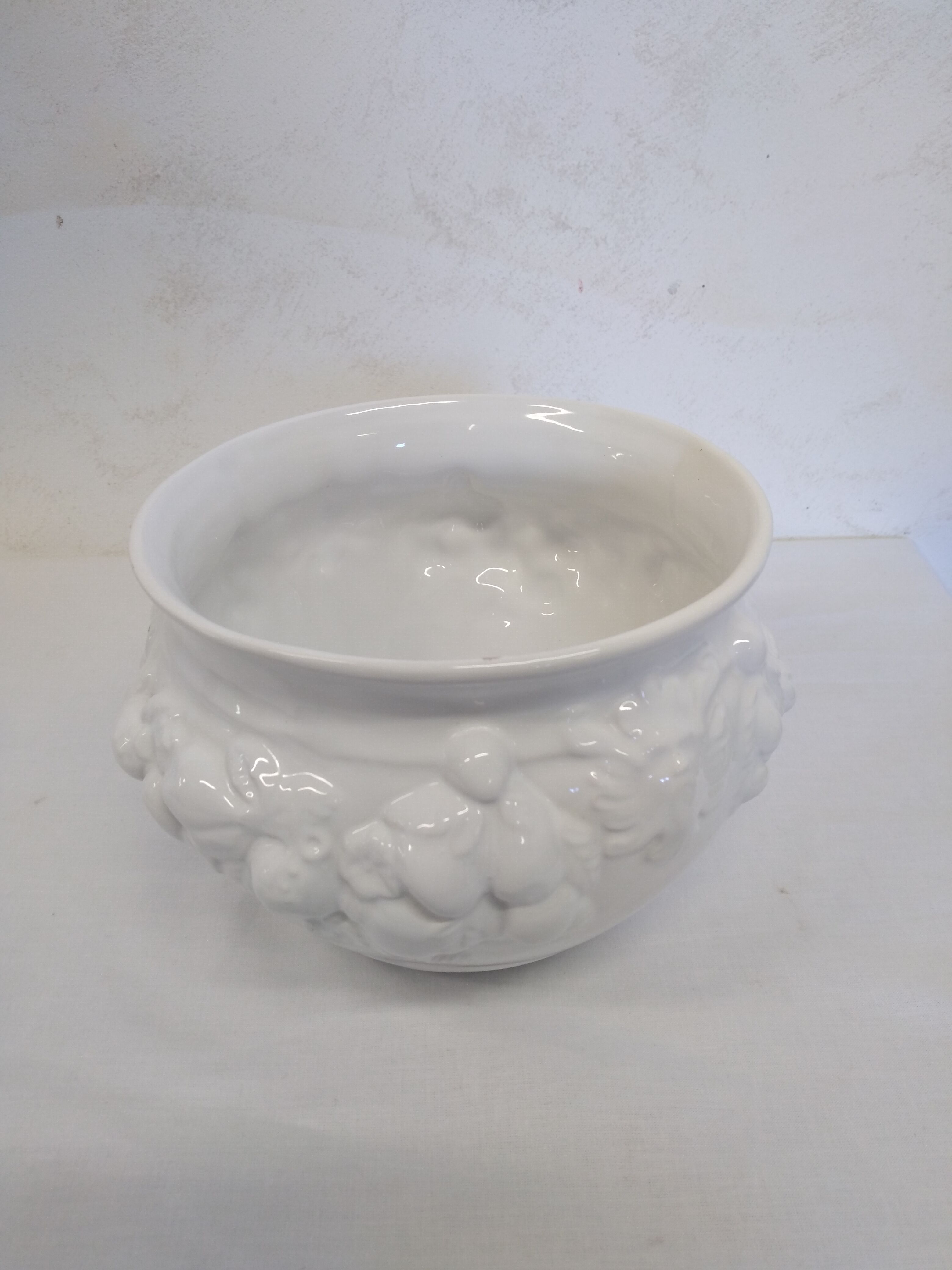 Old pot cover in slip