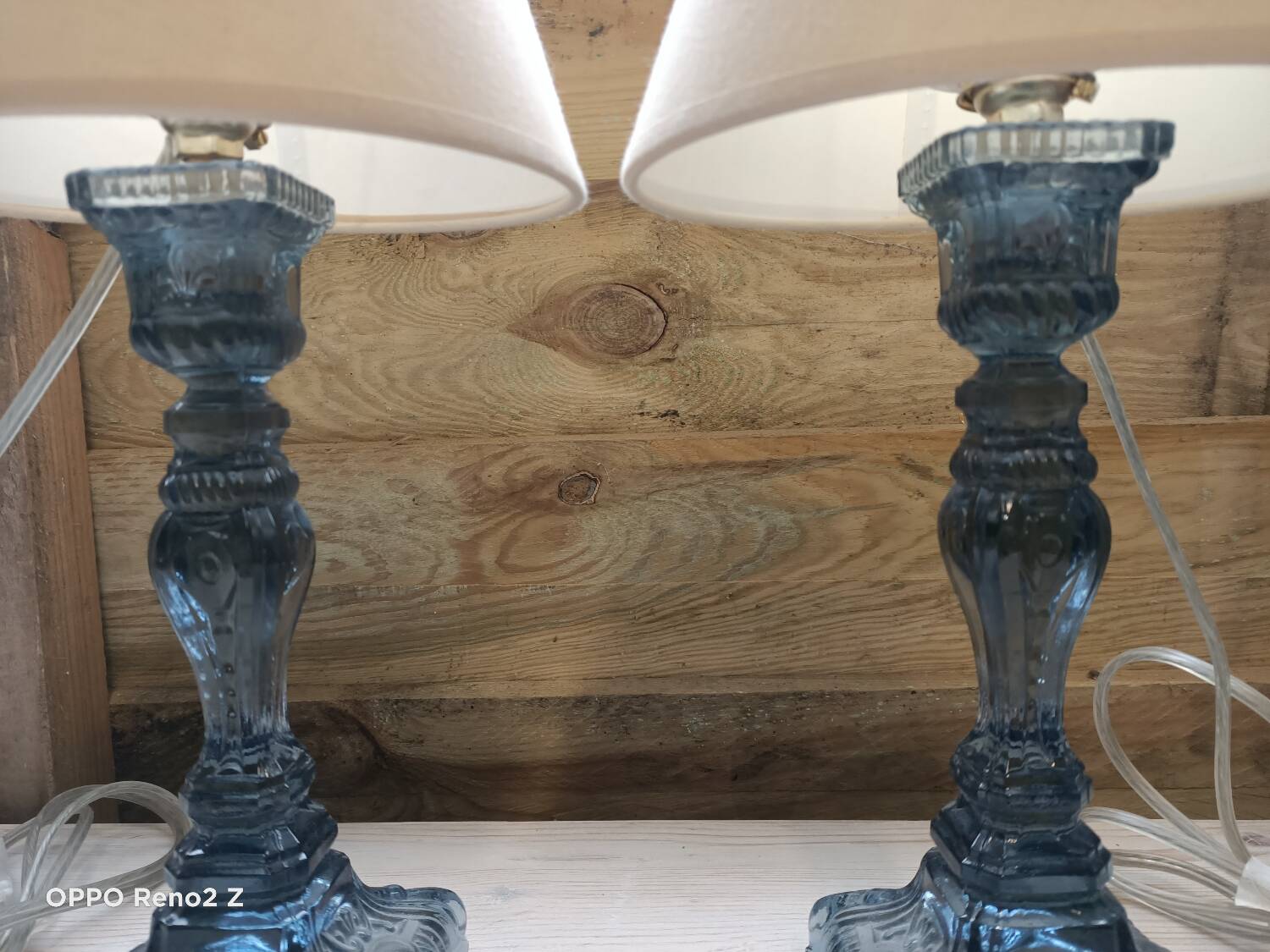 Paire de lampes en verre bleuté