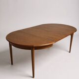 Vintage Scandinavian extendable round table P. Jeppesens Møbelfabrik