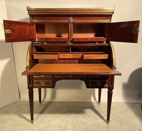 Ravissant bureau à cylindre en acajou d'époque Louis XVI