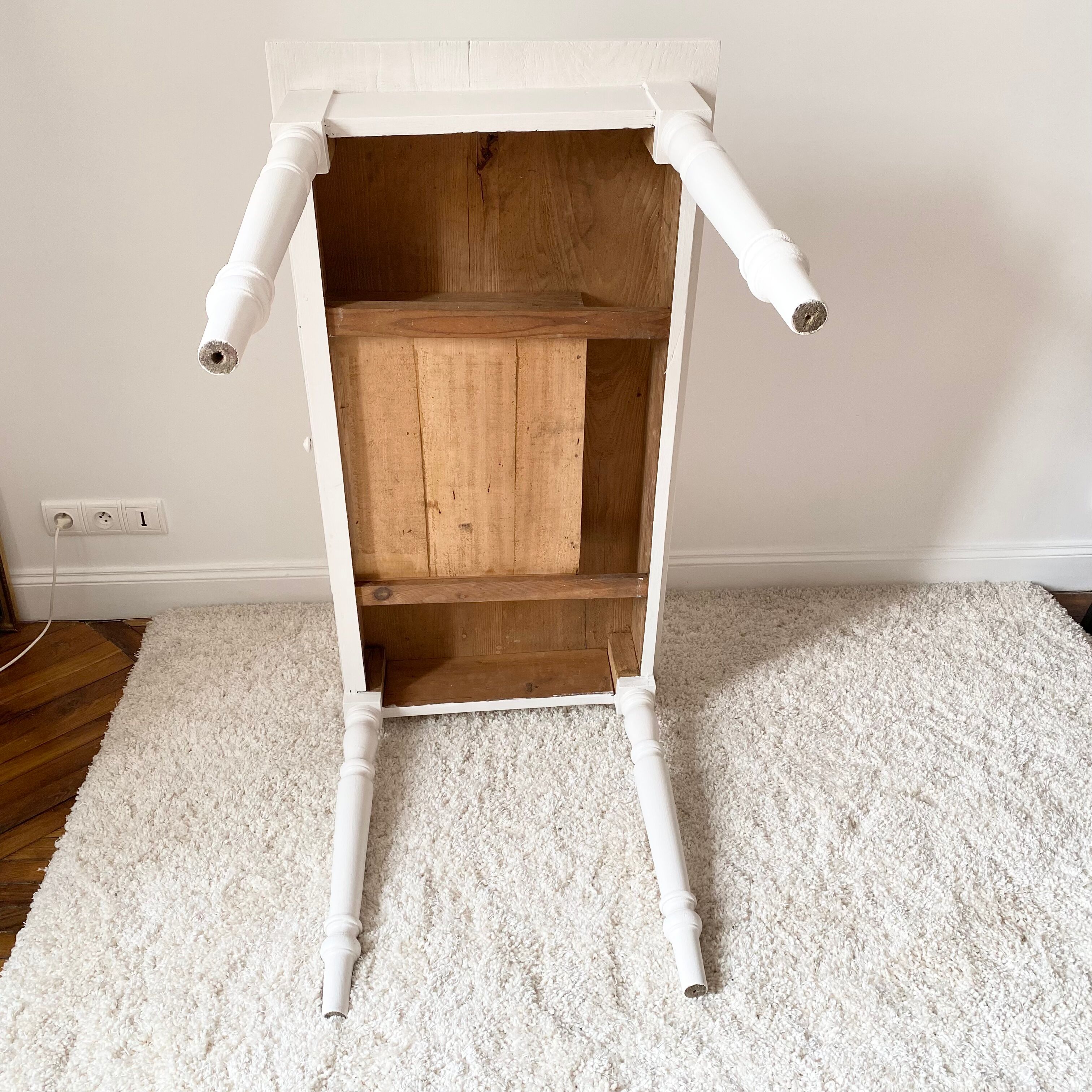 White farmhouse table