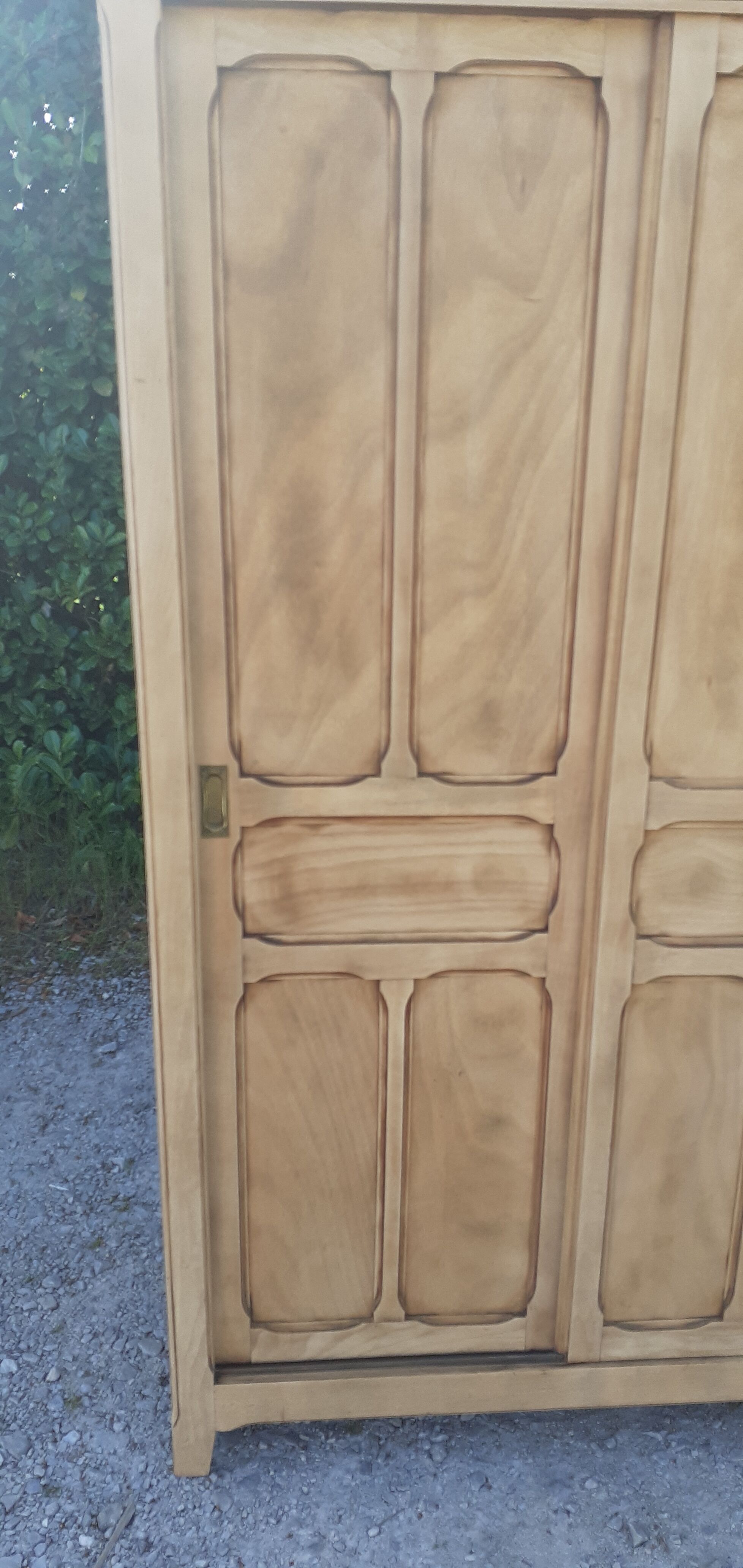 Parisian cabinet with 2 sliding doors 1 shelf solid beech