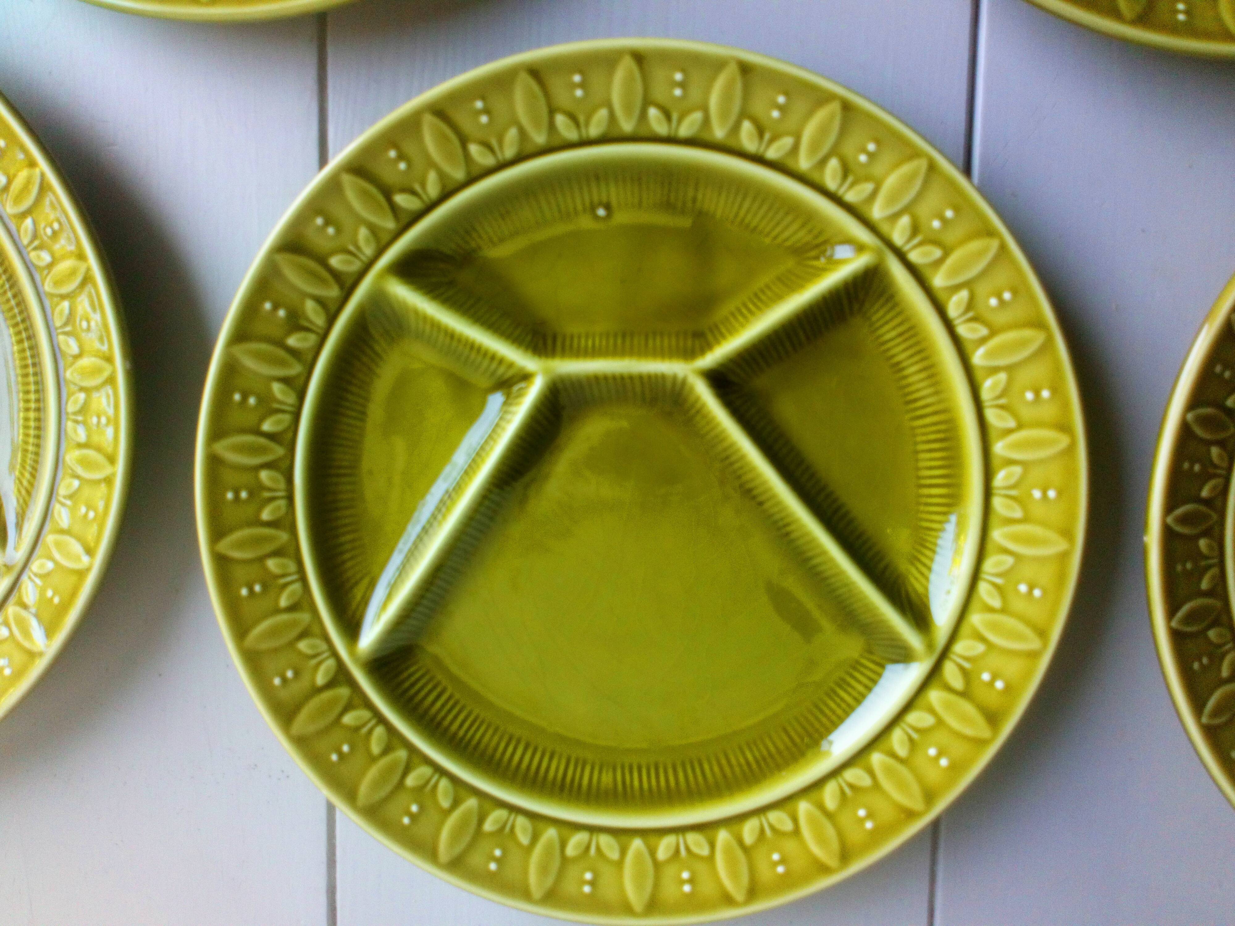Five plates with scandinavian ceramic hors d'oeuvres