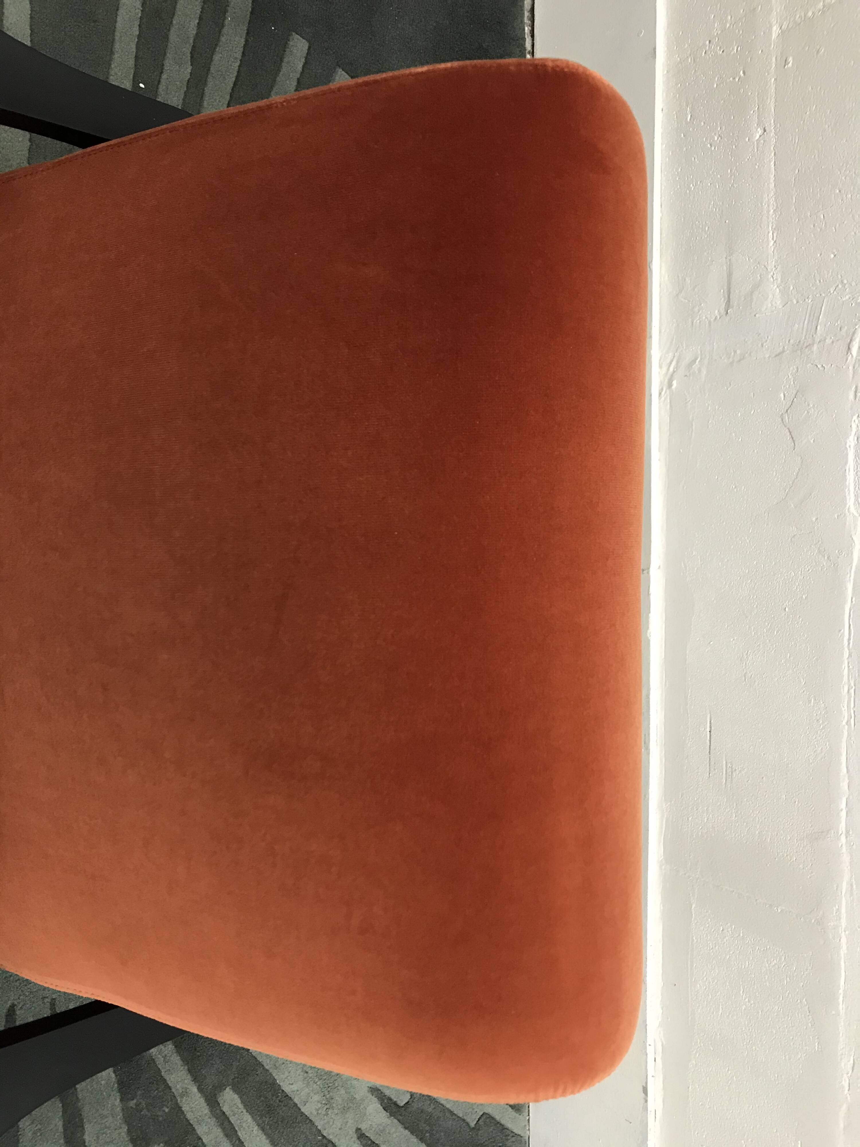 Floating fox wood black Red Edition armchair