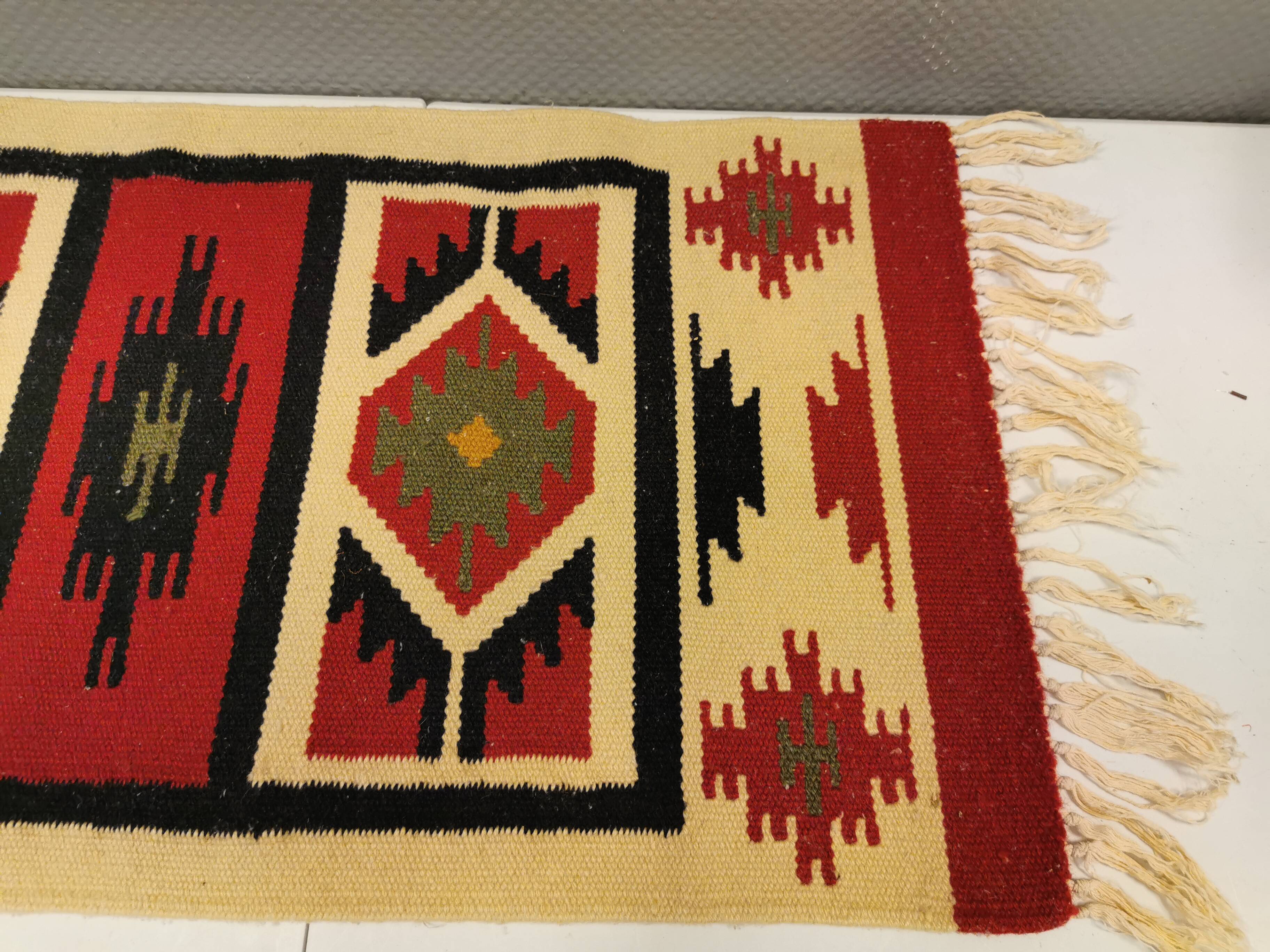 Beautifully woven Swedish wool rug in beautiful colours, estimated 1970s.